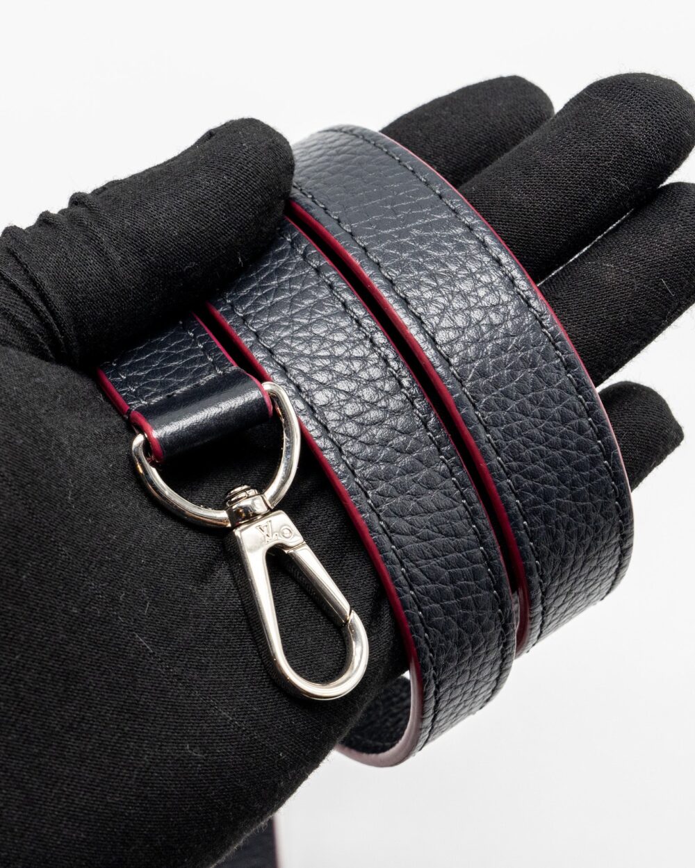 AAA Replica Louis Vuitton LV CAPUCINES BB TAURILLON NAVY SHW
