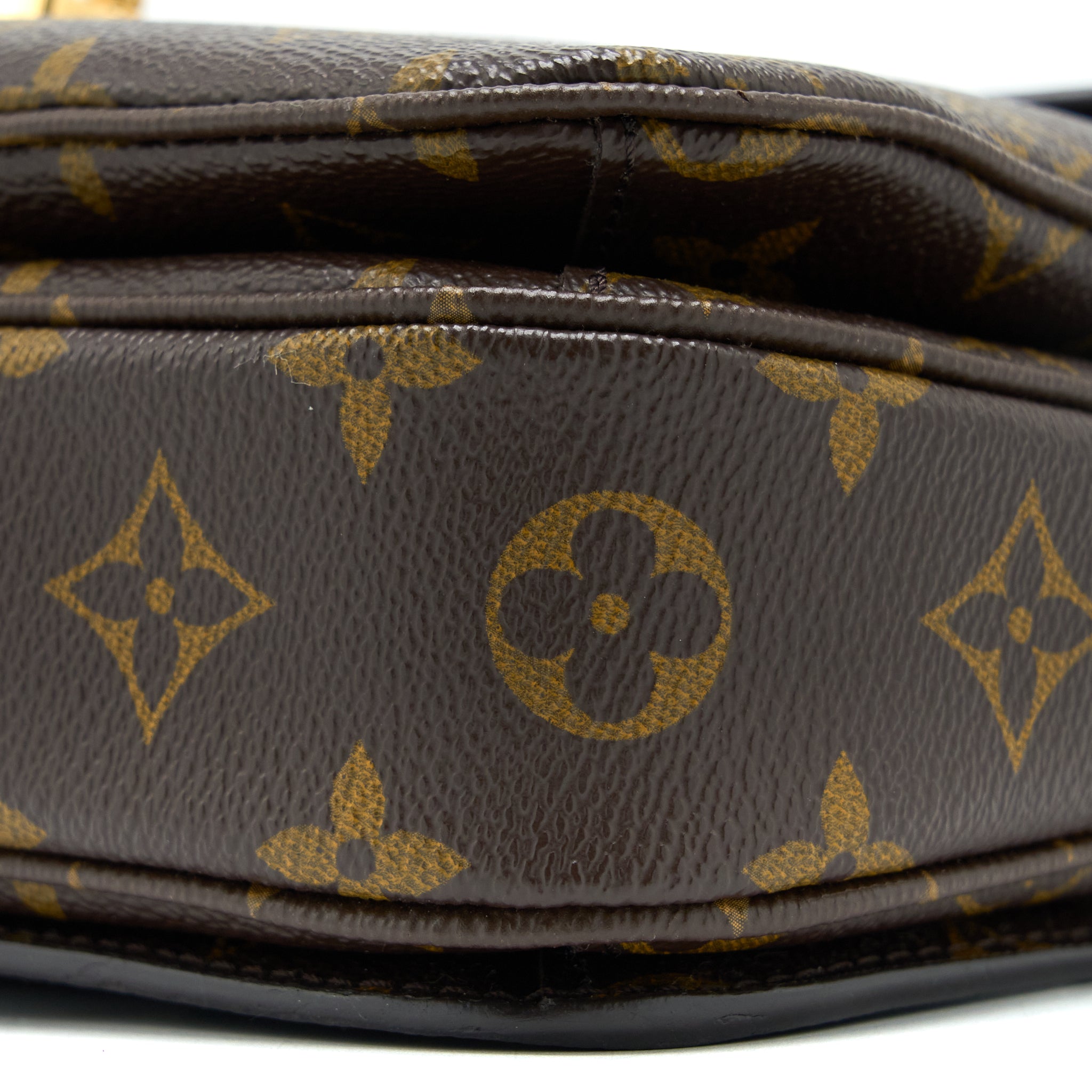 AAA Replica Louis Vuitton LV POCHETTE MÉTIS MONOGRAM CANVAS GHW