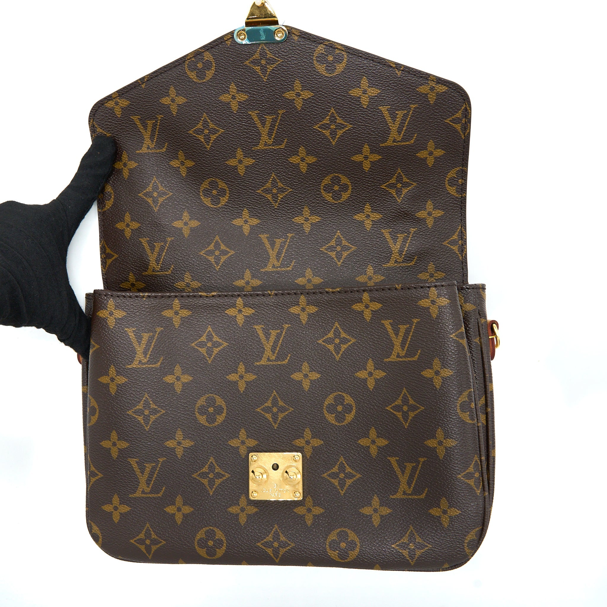 AAA Replica Louis Vuitton LV POCHETTE MÉTIS MONOGRAM CANVAS GHW