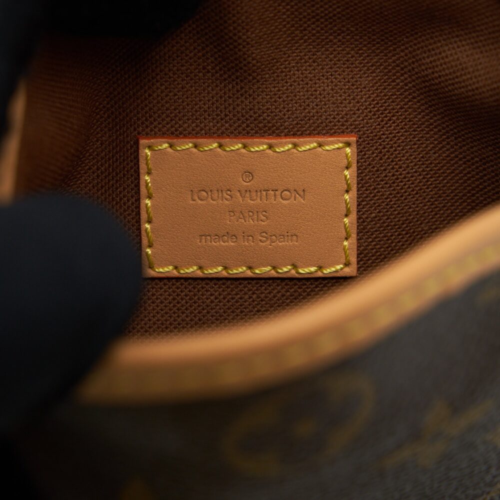 AAA Replica Louis Vuitton LV FOLD ME POUCH MONOGRAM CANVAS GHW