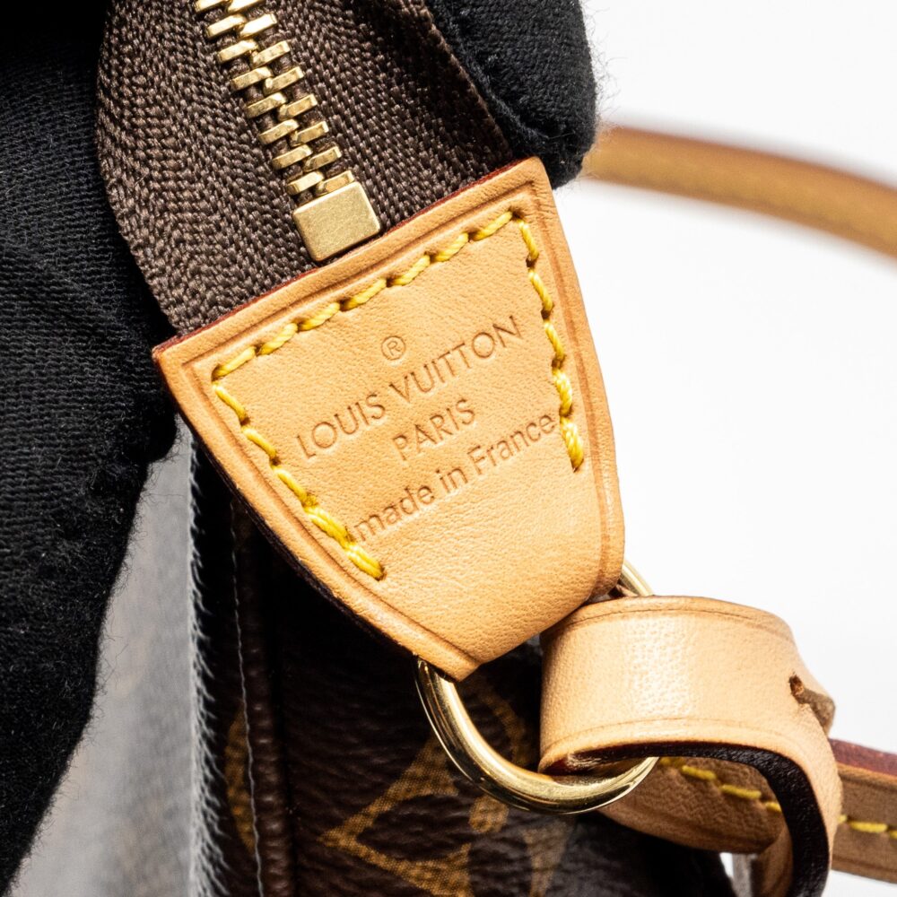 AAA Replica Louis Vuitton LV POCHETTE ACCESSORIES MONOGRAM CANVAS GHW