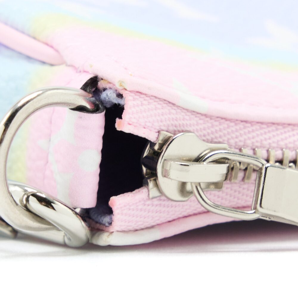 AAA Replica Louis Vuitton LV ESCALE MINI POCHETTE ACCESSORIES MULTICOLOUR SHW