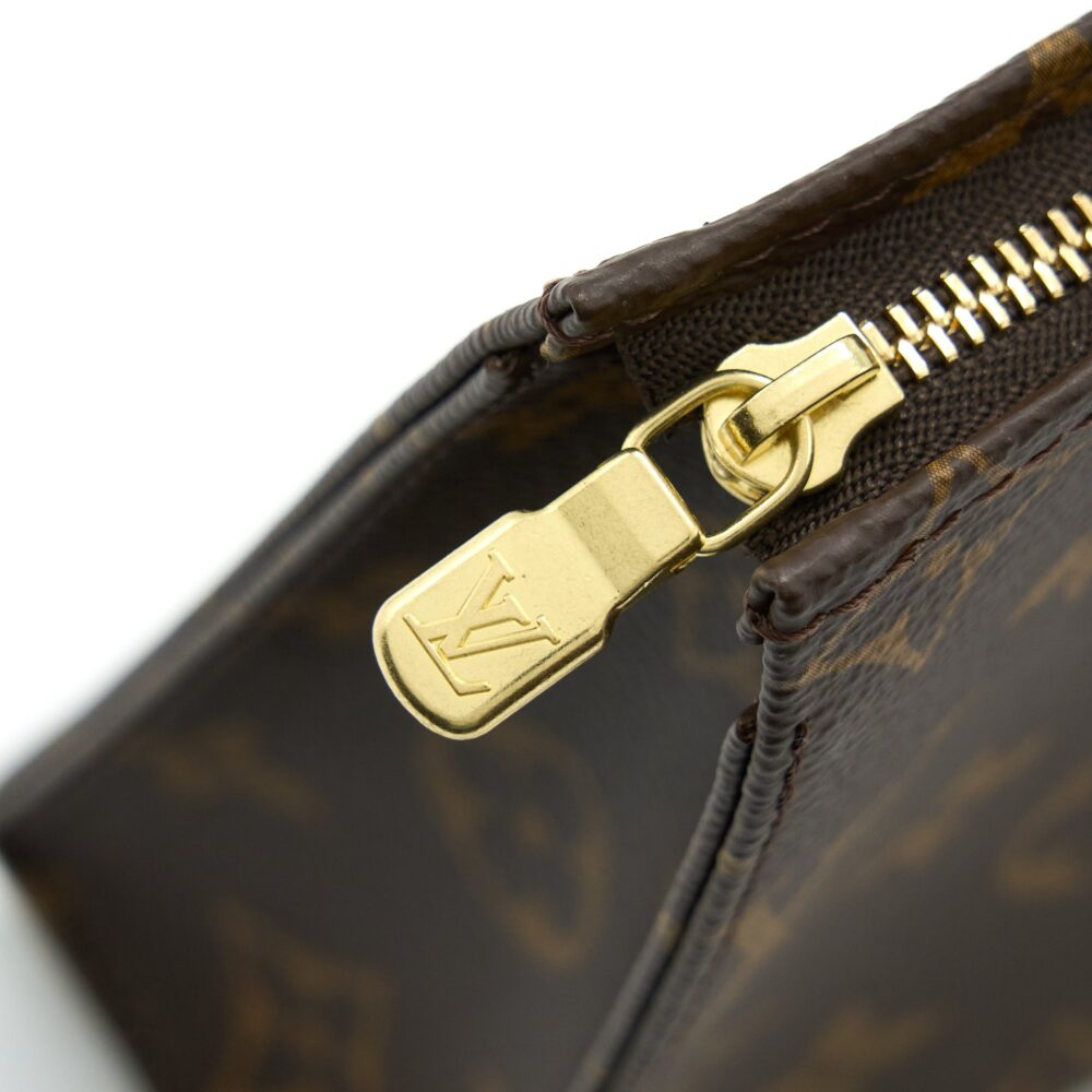 AAA Replica Louis Vuitton LV POCHE TOILETTE MONOGRAM CANVAS GHW