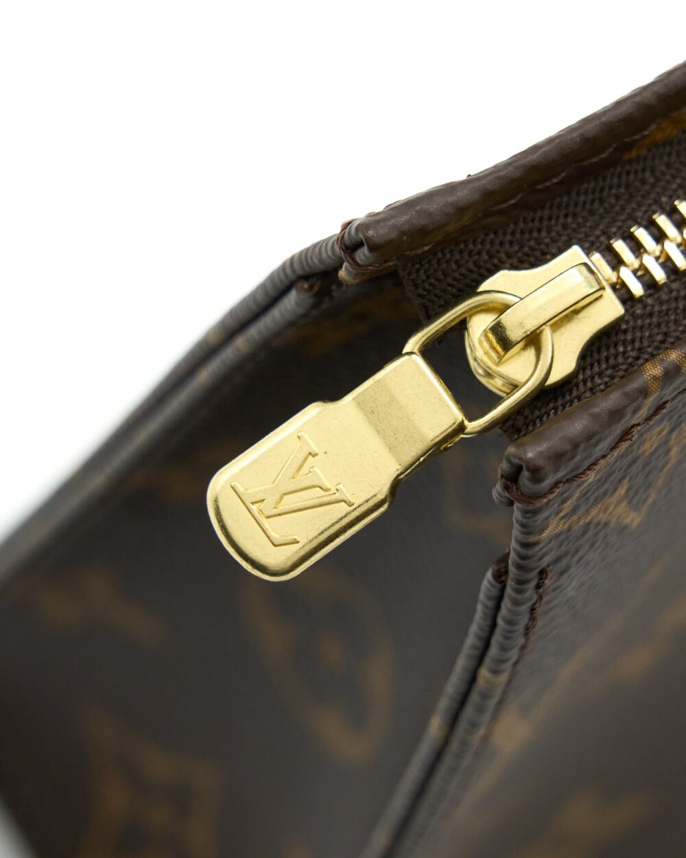 AAA Replica Louis Vuitton LV POCHE TOILETTE MONOGRAM CANVAS GHW