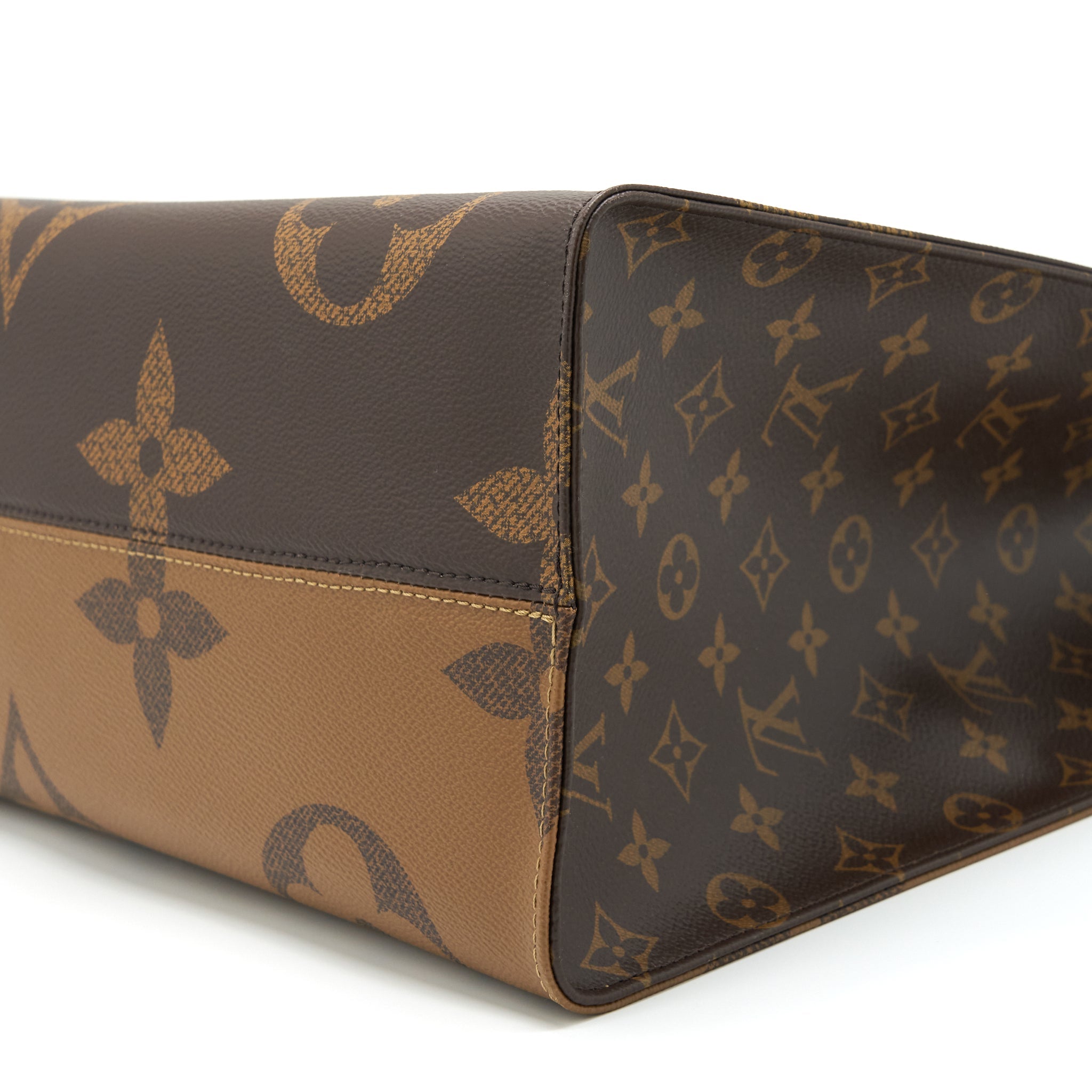 AAA Replica Louis Vuitton LV ON THE GO GM MONOGRAM REVERSE CANVAS GHW