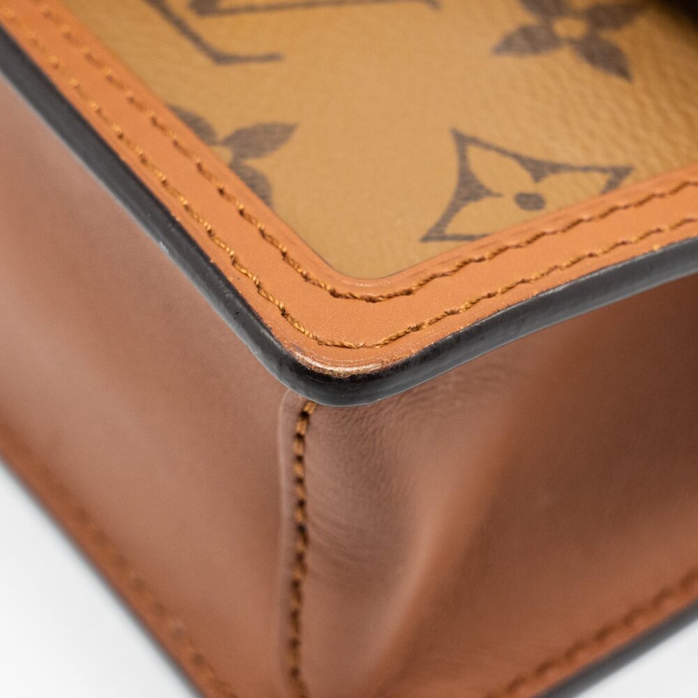 AAA Replica Louis Vuitton LV DAUPHINE CHAIN WALLET MONOGRAM REVERSE CANVAS GHW
