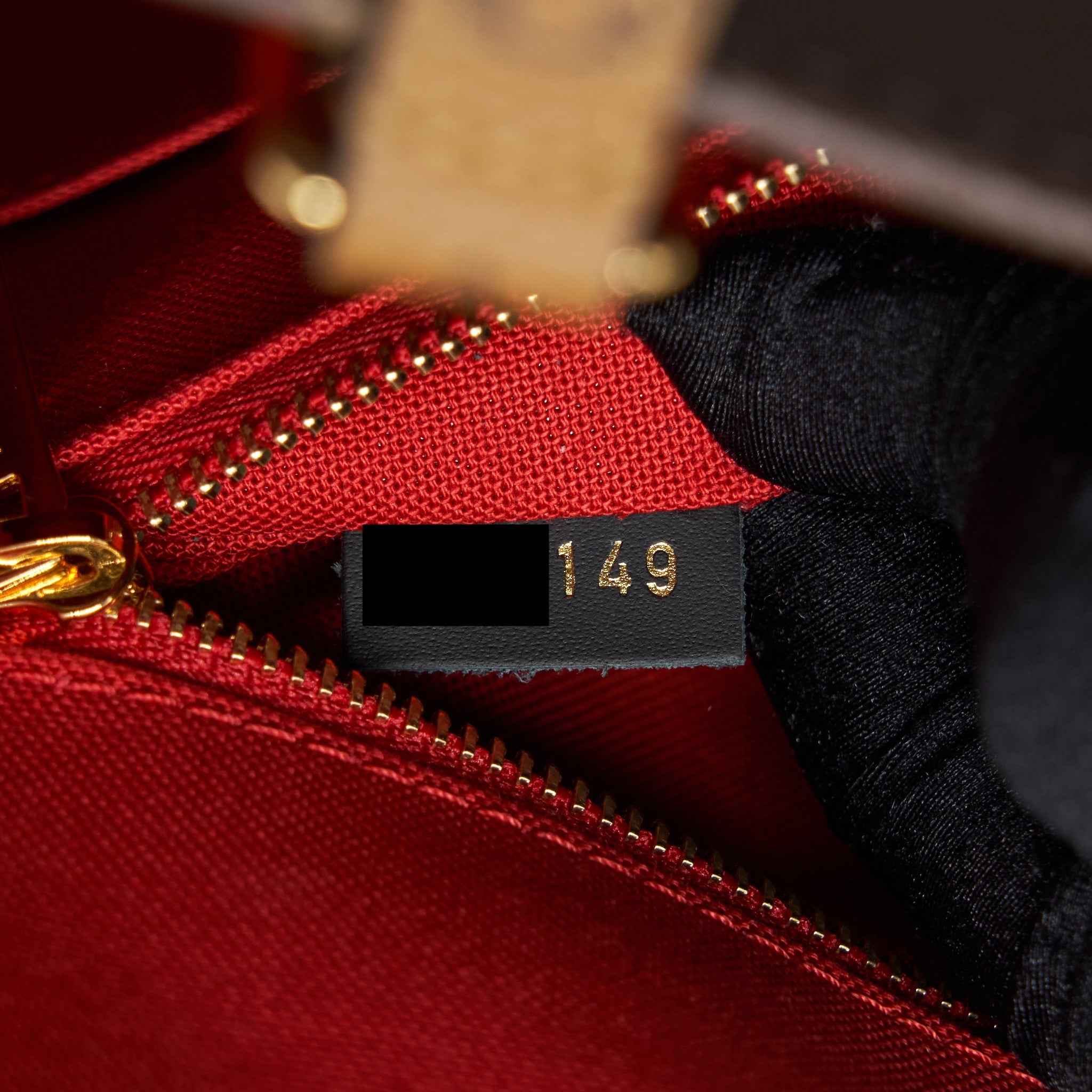 AAA Replica Louis Vuitton LV ON THE GO GM MONOGRAM REVERSE CANVAS GHW