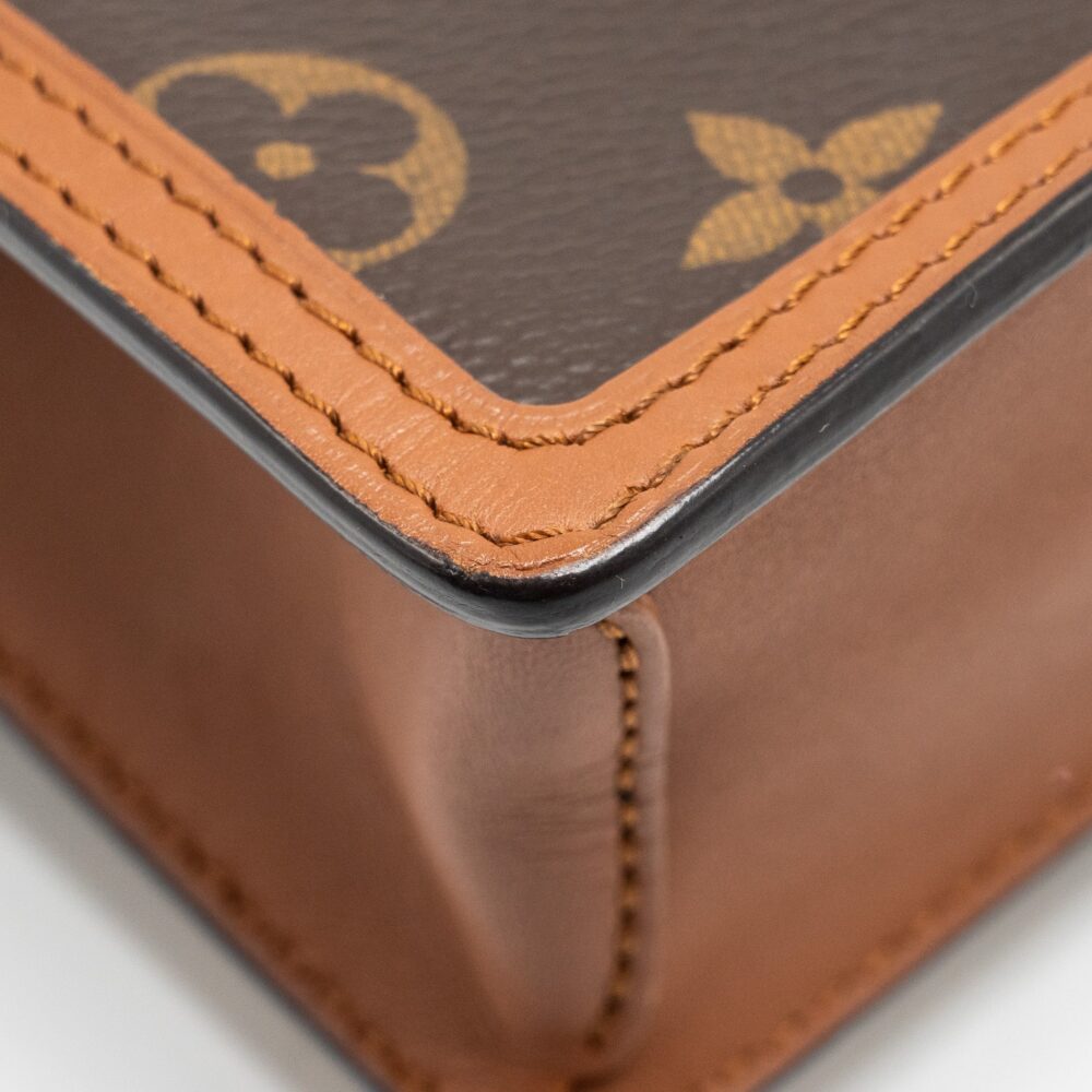 AAA Replica Louis Vuitton LV DAUPHINE CHAIN WALLET MONOGRAM REVERSE CANVAS GHW