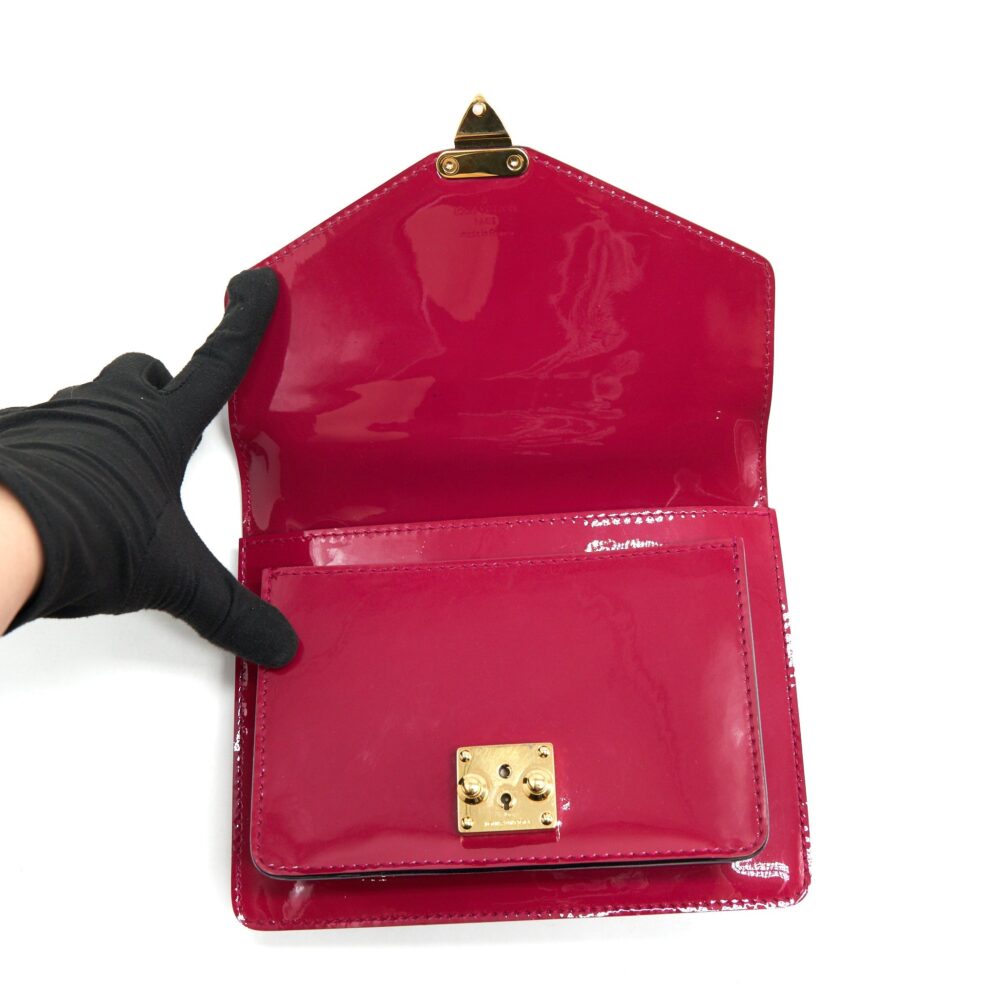 AAA Replica Louis Vuitton LV MESSENGER BAG CROSSBODY PATENT RASPBERRY RED GHW