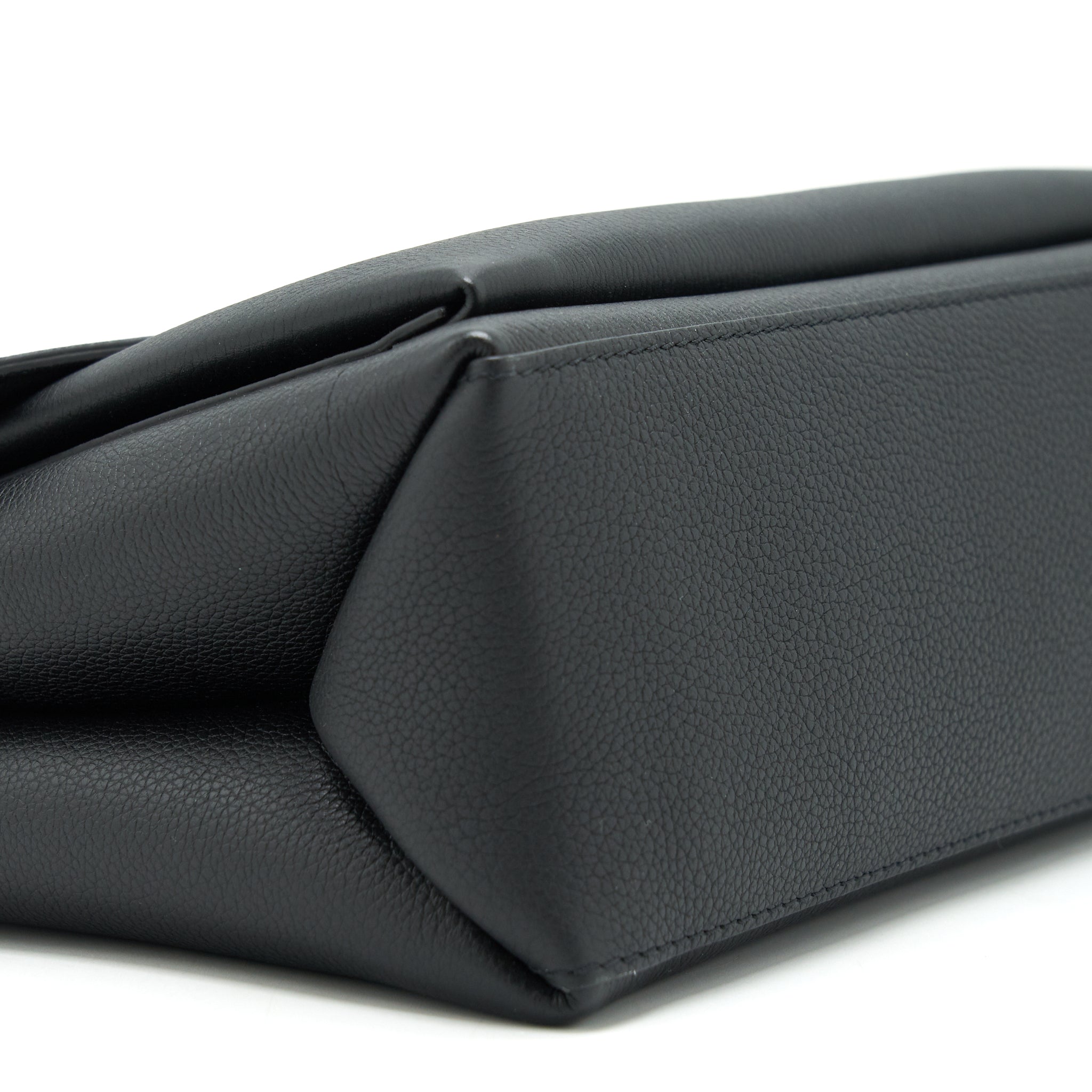 AAA Replica Louis Vuitton LV LOCKME BAG BLACK SHW