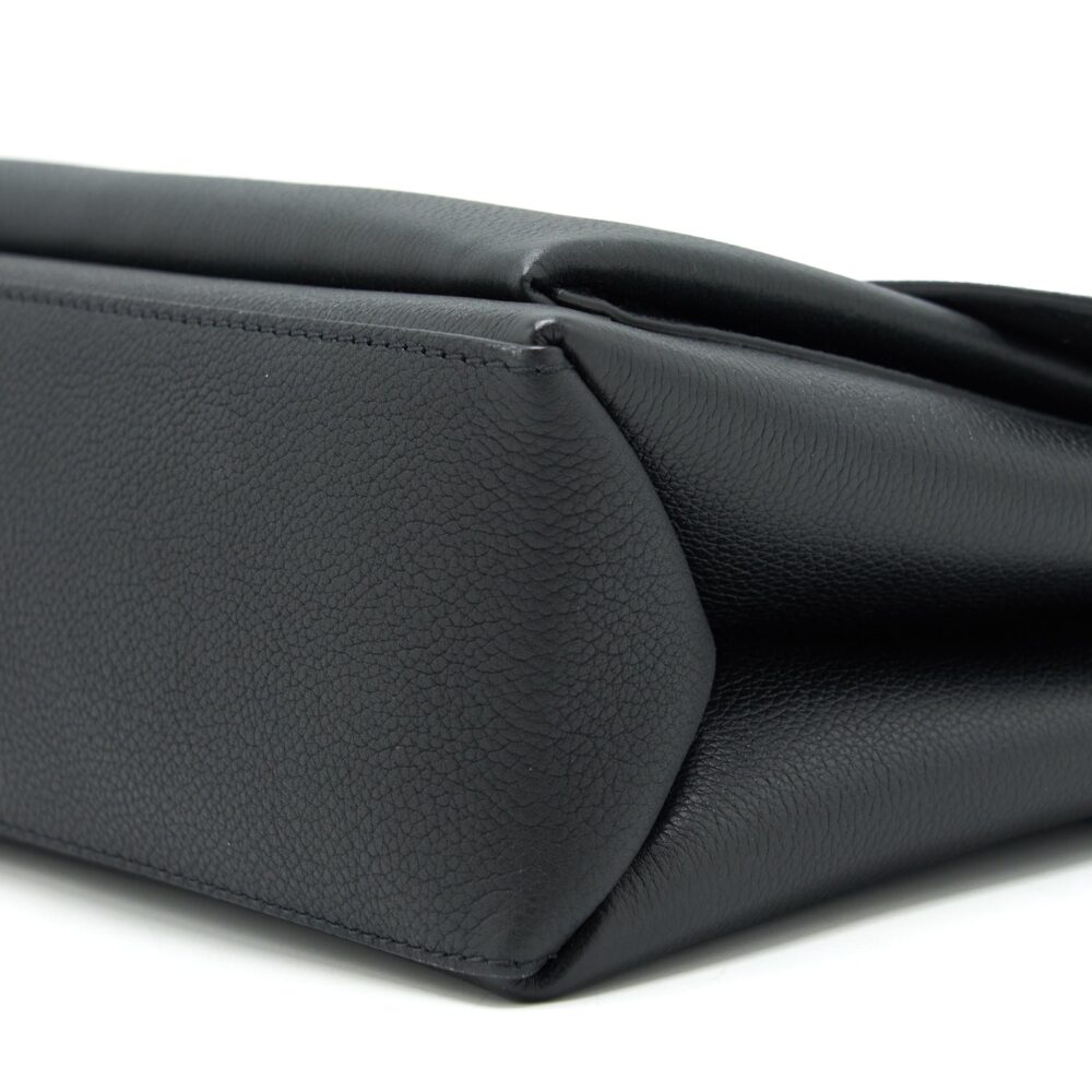 AAA Replica Louis Vuitton LV LOCKME BAG BLACK SHW