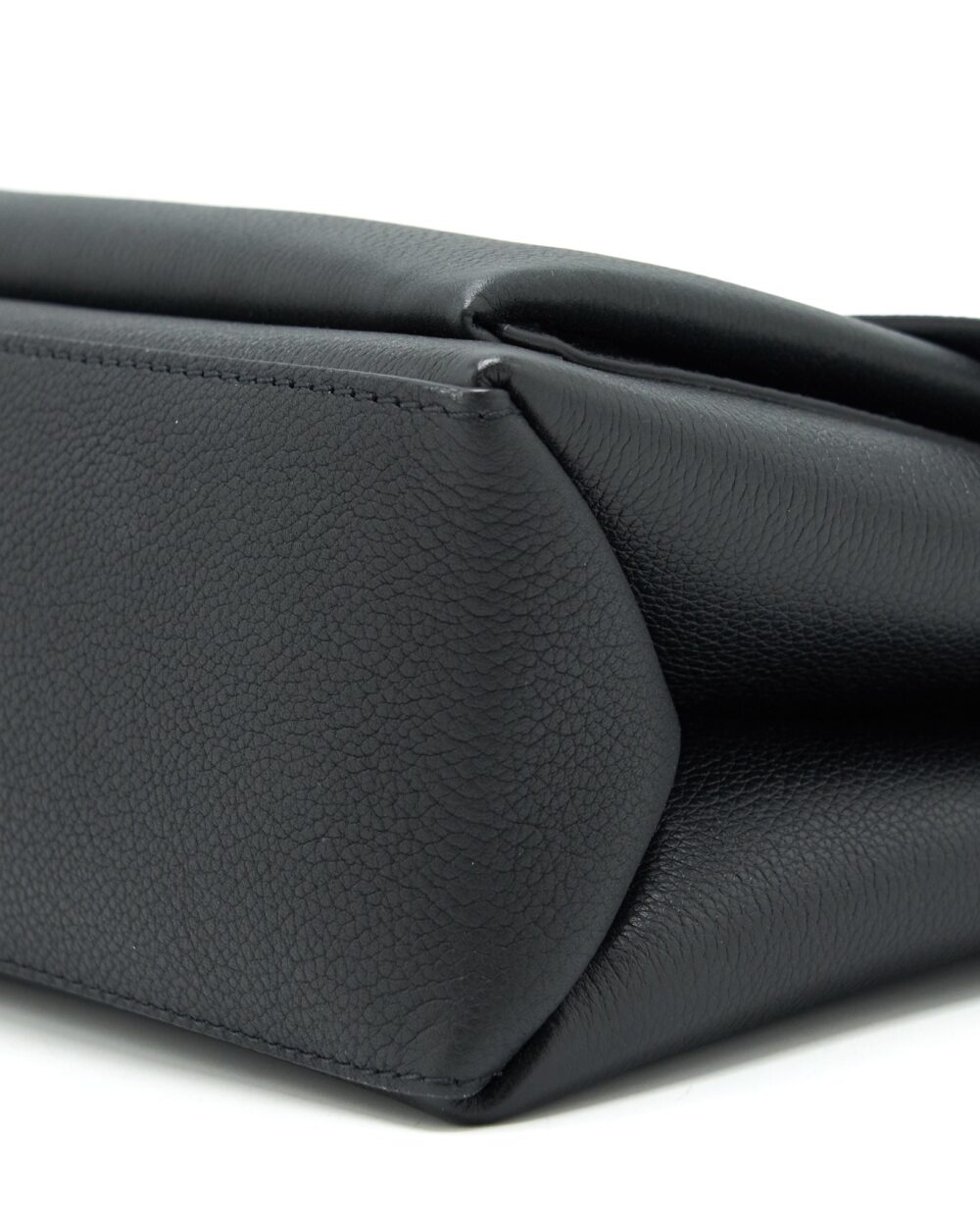 AAA Replica Louis Vuitton LV LOCKME BAG BLACK SHW