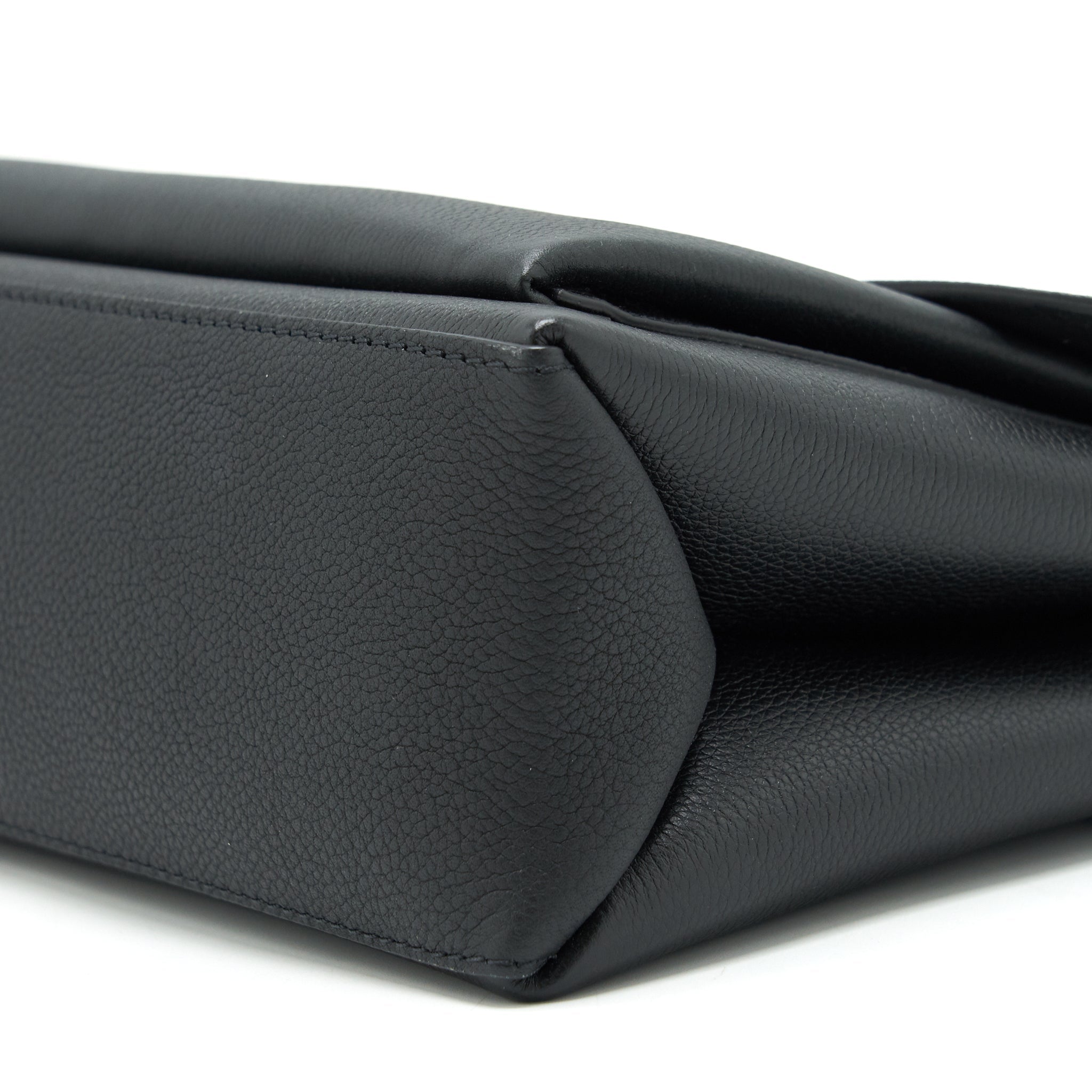 AAA Replica Louis Vuitton LV LOCKME BAG BLACK SHW