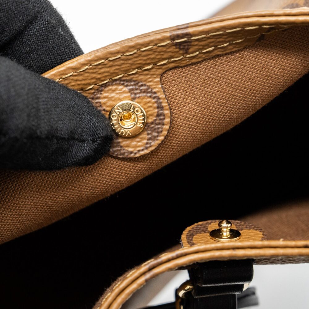 AAA Replica Louis Vuitton LV ATLANTIS BB MONOGRAM REVERSE CANVAS GHW (NEW VERSION)
