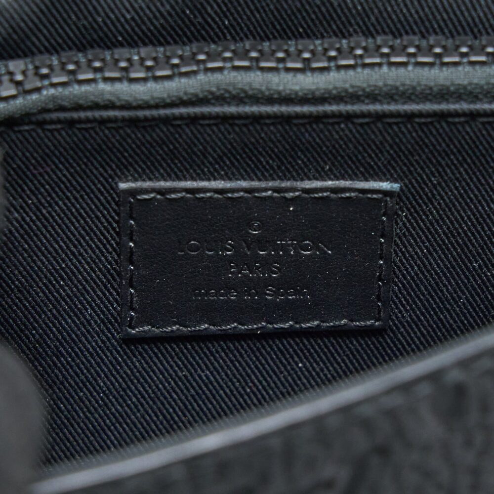 AAA Replica Louis Vuitton LV S LOCK SLINGBAG MONOGRAM-EMBOSSED TAURILLON BLACK BLACK HARDWARE (NEW VERSION)