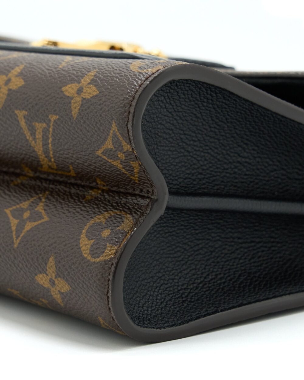 AAA Replica Louis Vuitton LV VICTOIRE M41730 BAG MONOGRAM CANVAS GHW M41730
