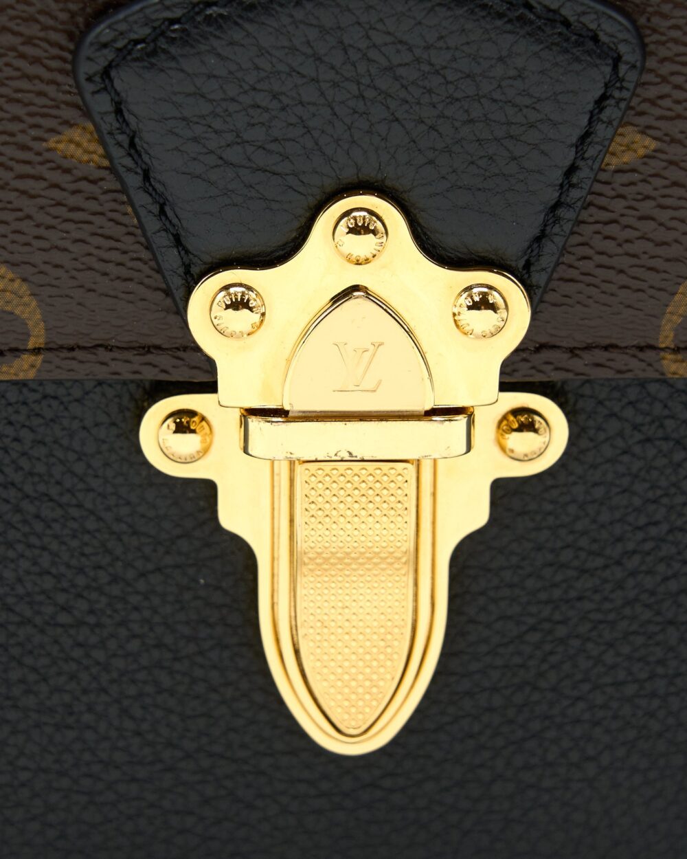 AAA Replica Louis Vuitton LV VICTOIRE M41730 BAG MONOGRAM CANVAS GHW M41730
