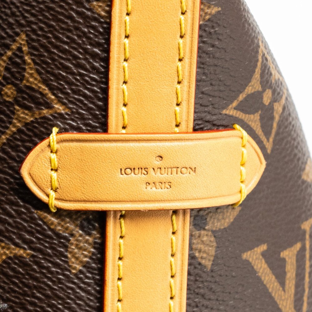 AAA Replica Louis Vuitton LV CARRYALL PM MONOGRAM CANVAS GHW (NEW VERSION)