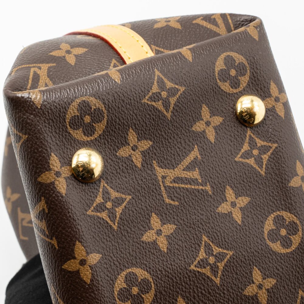 AAA Replica Louis Vuitton LV CARRYALL PM MONOGRAM CANVAS GHW (NEW VERSION)