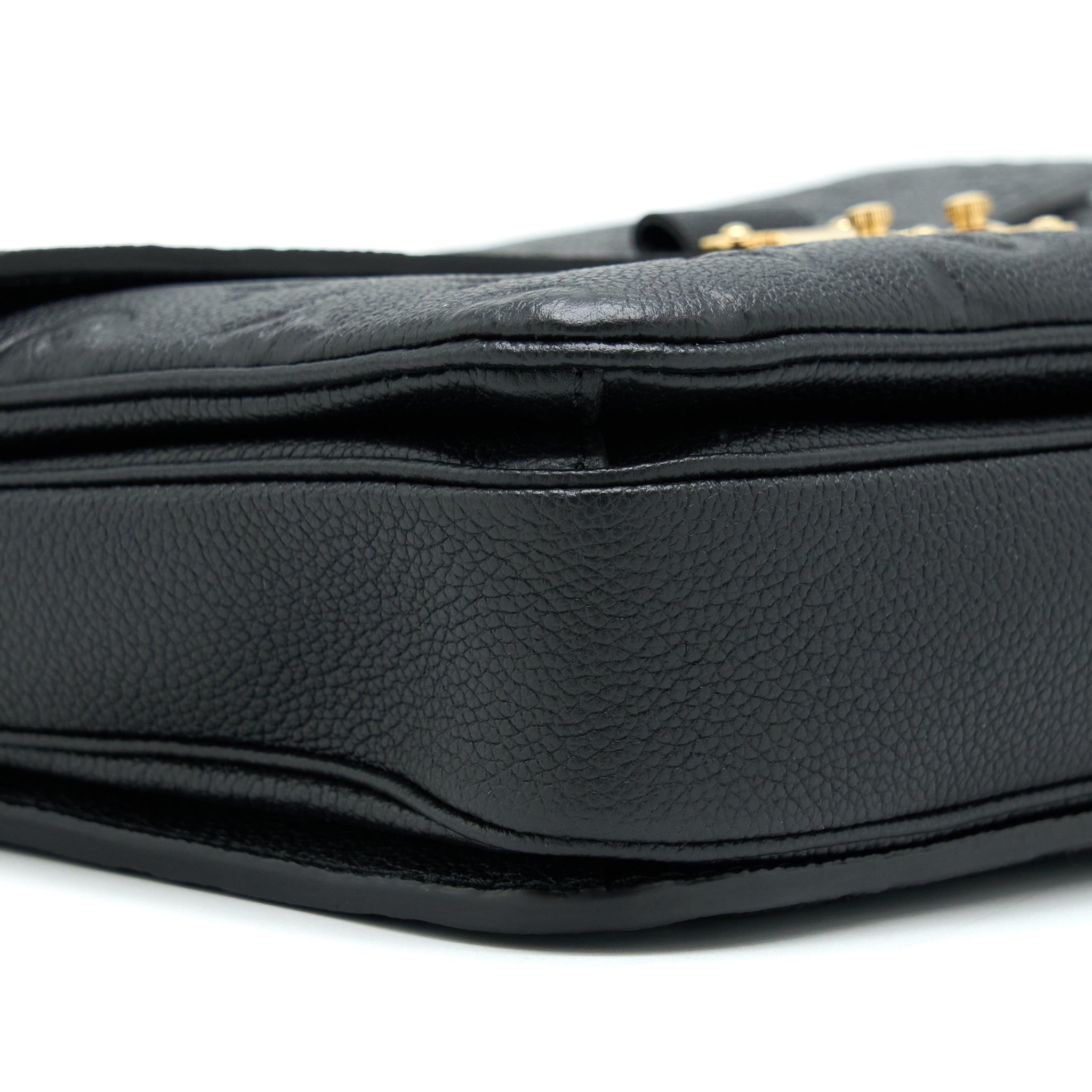 AAA Replica Louis Vuitton LV POCHETTE MÉTIS MONOGRAM EMPREINTE BLACK GHW