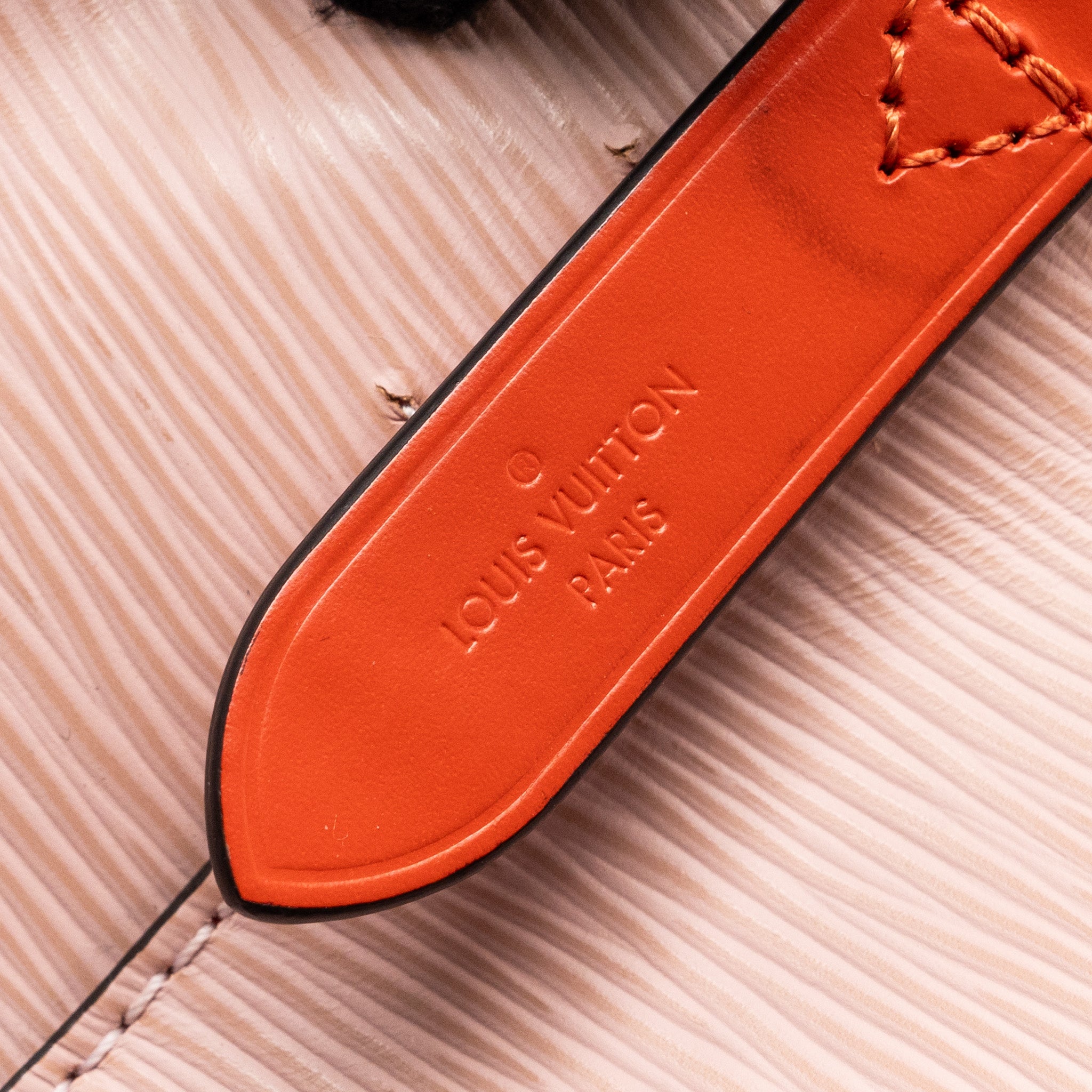 AAA Replica Louis Vuitton LV NEONOE EPI LEATHER PINK MULTICOLOR SHW