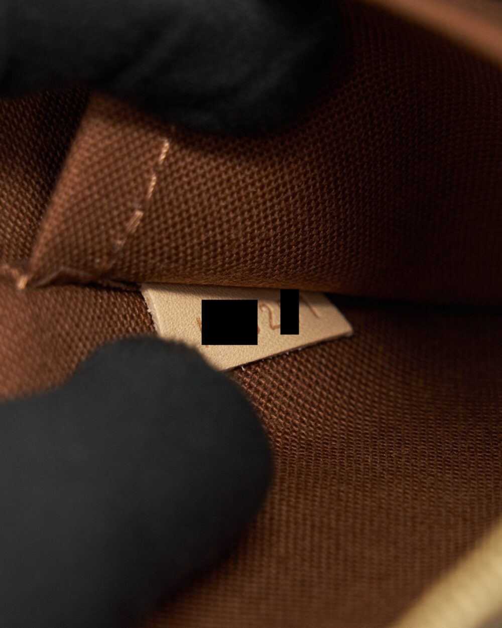 AAA Replica Louis Vuitton LV POCHETTE ACCESSORIES MB
