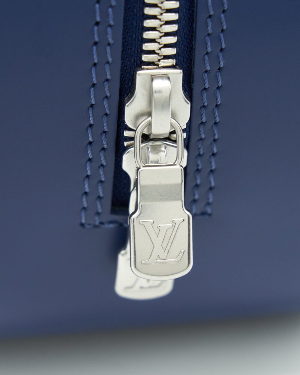 AAA Replica Louis Vuitton LV JASMIN MYRTILL EPI BLUE SHW