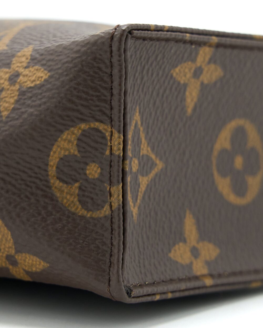 AAA Replica Louis Vuitton LV TOILETRY POCHETTE 26 MONOGRAM CANVAS GHW