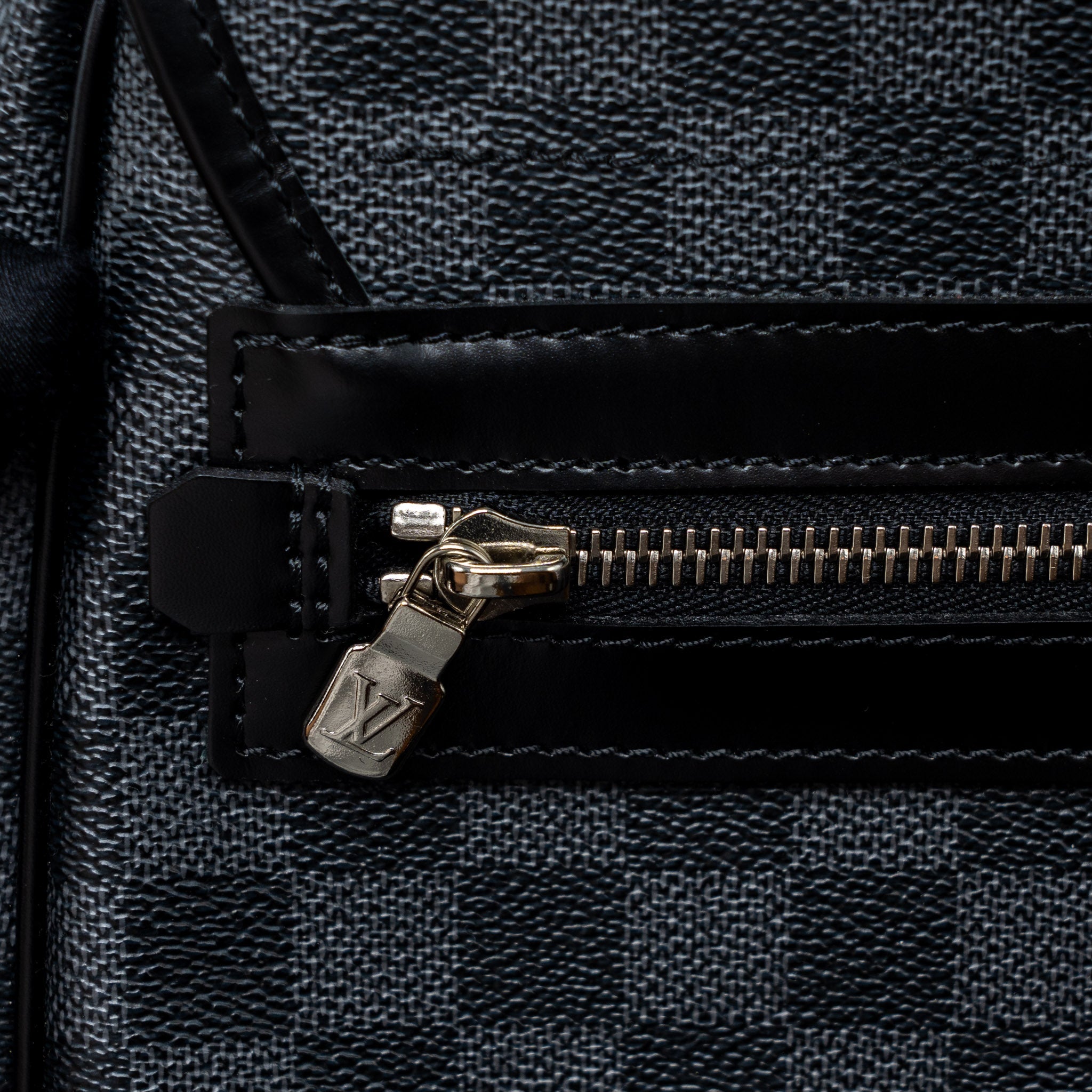 AAA Replica Louis Vuitton LV LARGE MESSENGER BAG DAMIER GRAPHITE CANVAS SHW