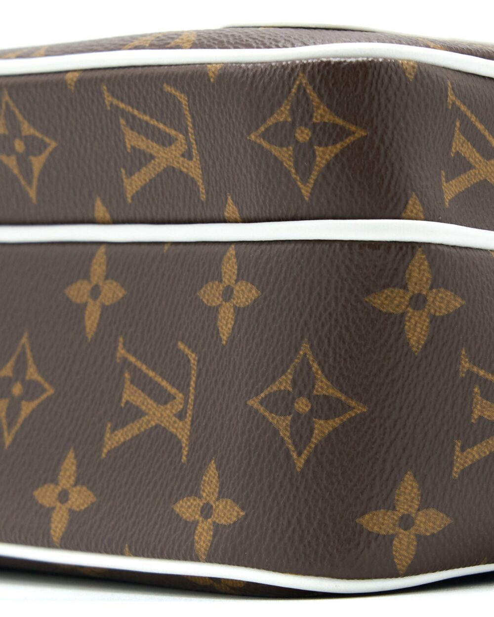 AAA Replica Louis Vuitton LV X NBA NIL MESSENGER MONOGRAM CANVAS GHW