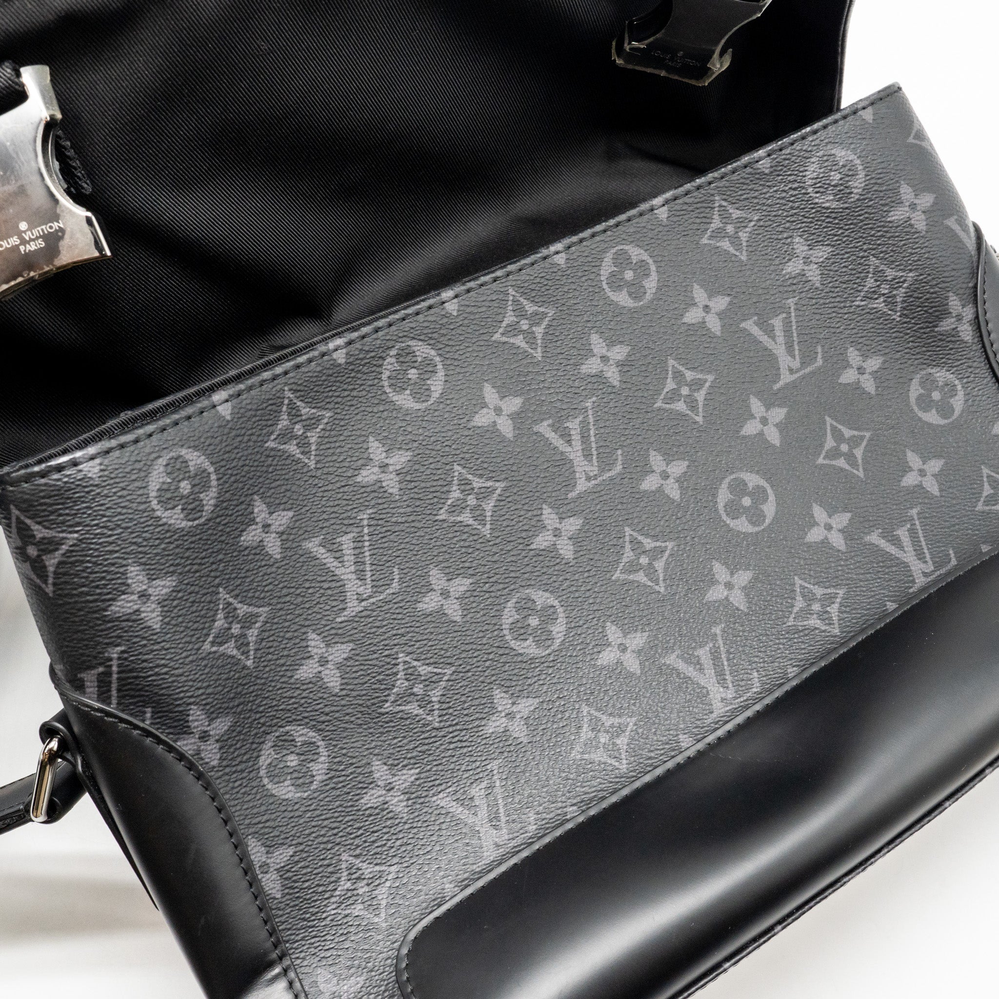 AAA Replica Louis Vuitton LV MESSENGER VOYAGER PM MONOGRAM CANVAS BLACK SHW