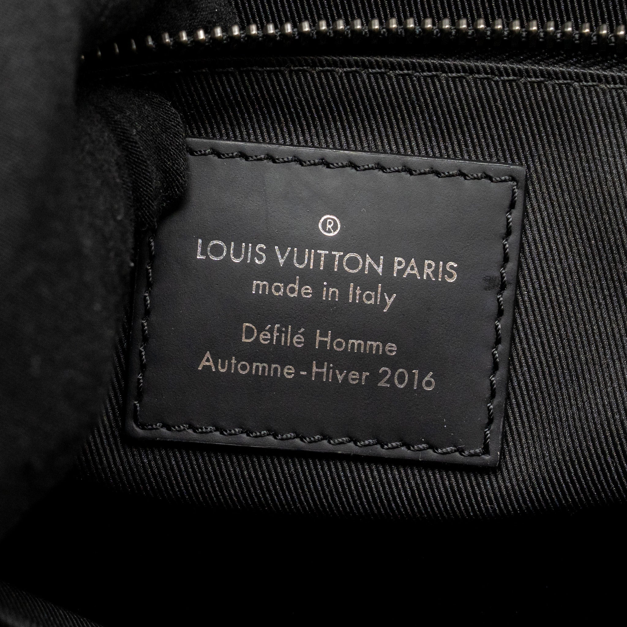 AAA Replica Louis Vuitton LV MESSENGER VOYAGER PM MONOGRAM CANVAS BLACK SHW