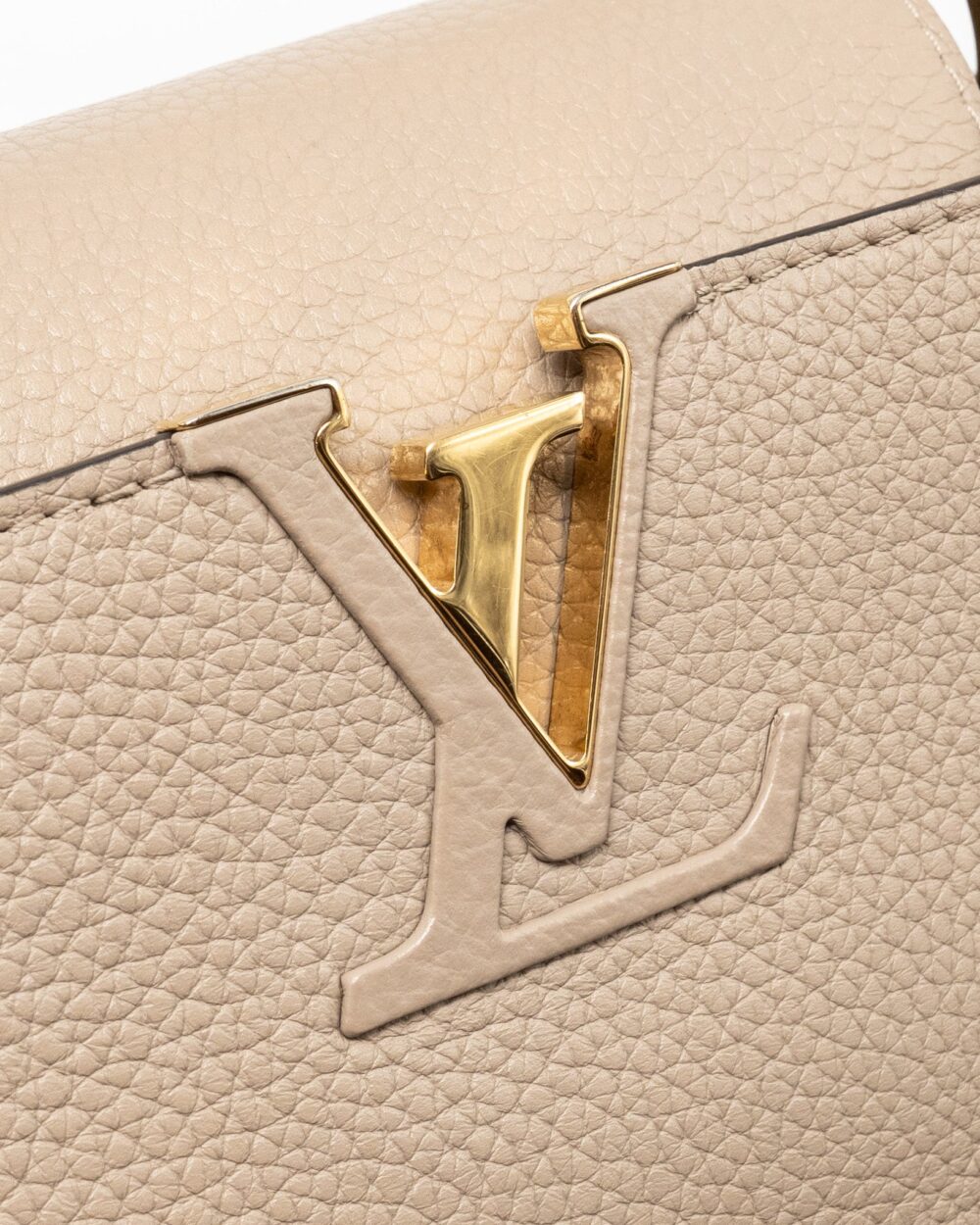 AAA Replica Louis Vuitton LV CAPUCINES MM TAURILLON LEATHER LIGHT GREY GHW