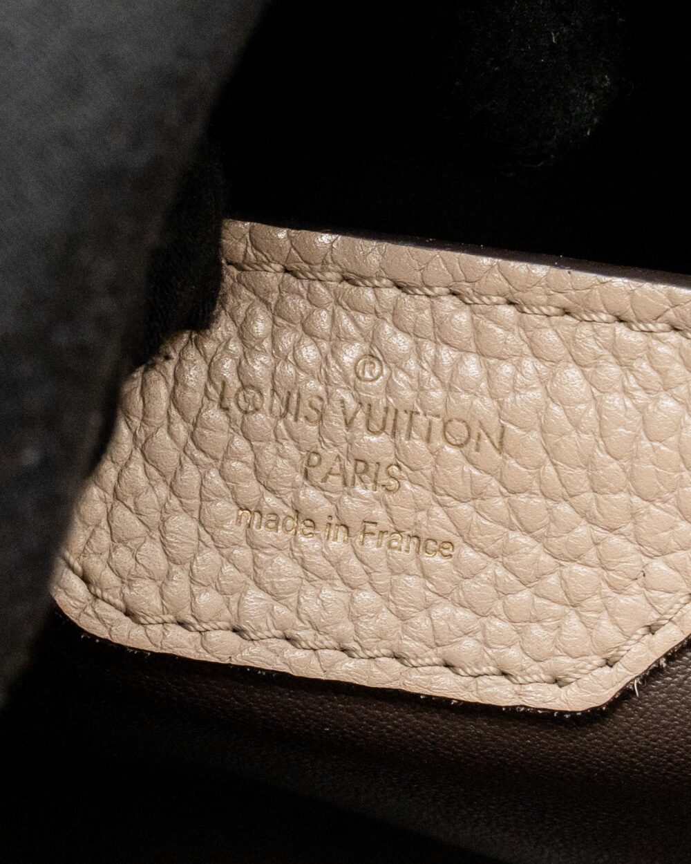 AAA Replica Louis Vuitton LV CAPUCINES MM TAURILLON LEATHER LIGHT GREY GHW
