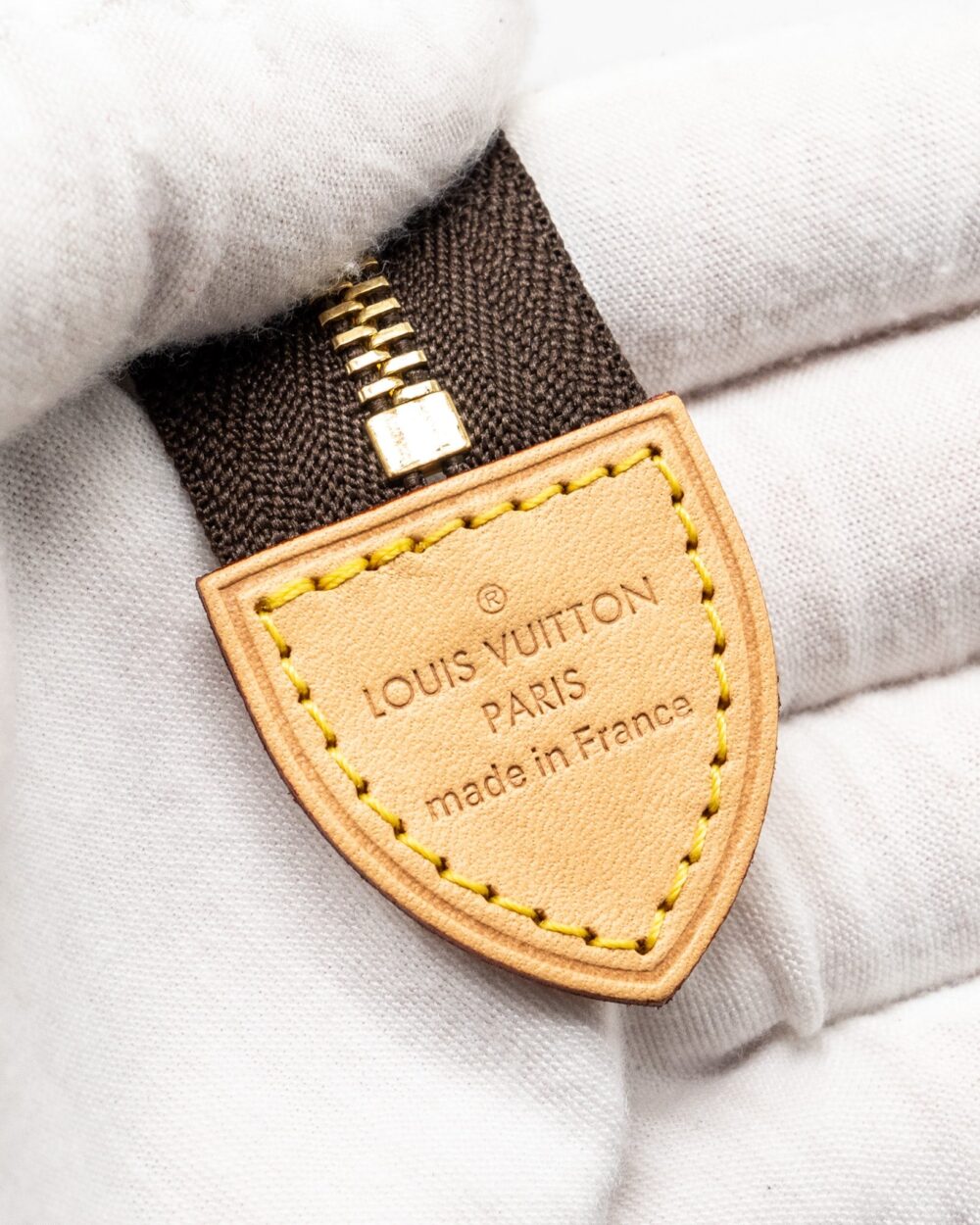 AAA Replica Louis Vuitton LV TOILETRY POCHETTE 26 MONOGRAM CANVAS GHW