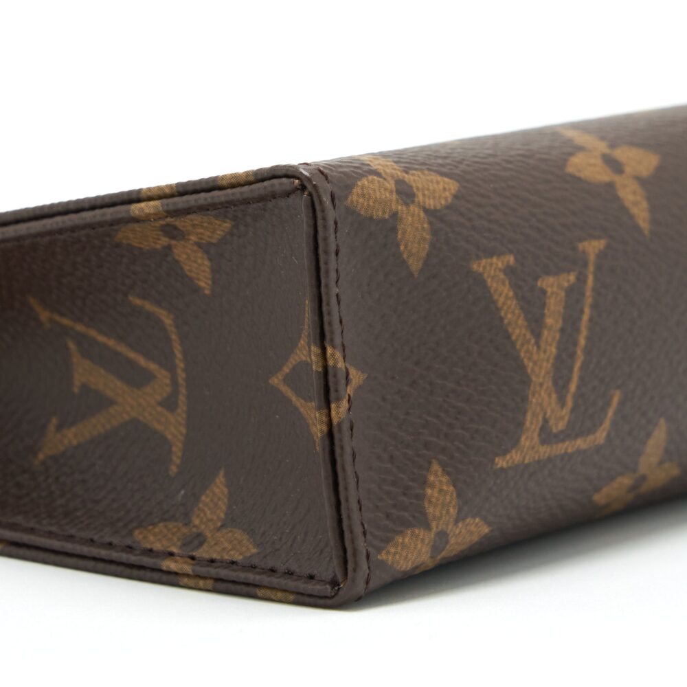 AAA Replica Louis Vuitton LV TOILETRY POCHETTE 15 MONOGRAM CANVAS GHW