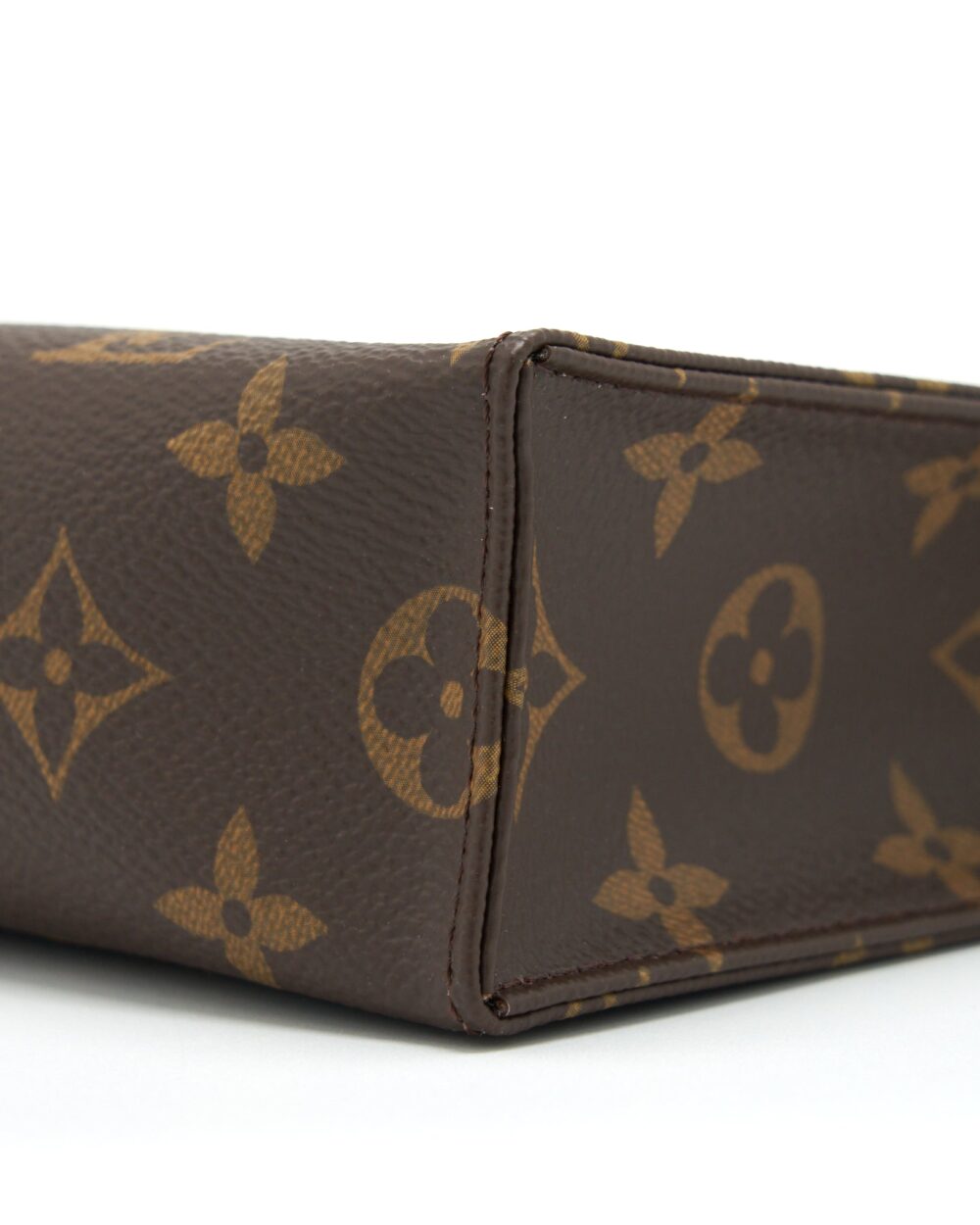 AAA Replica Louis Vuitton LV TOILETRY POCHETTE 26 MONOGRAM CANVAS GHW