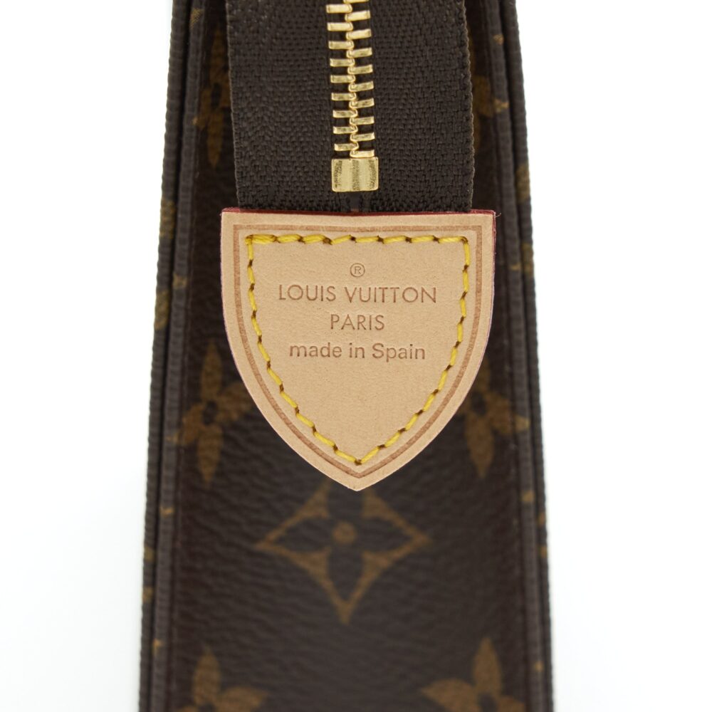 AAA Replica Louis Vuitton LV TOILETRY POCHETTE 26 MONOGRAM CANVAS GHW