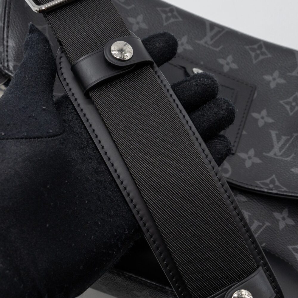 AAA Replica Louis Vuitton LV MESSENGER PM VOYOGER MONOGRAM ECLIPSE CANVAS BLACK SHW