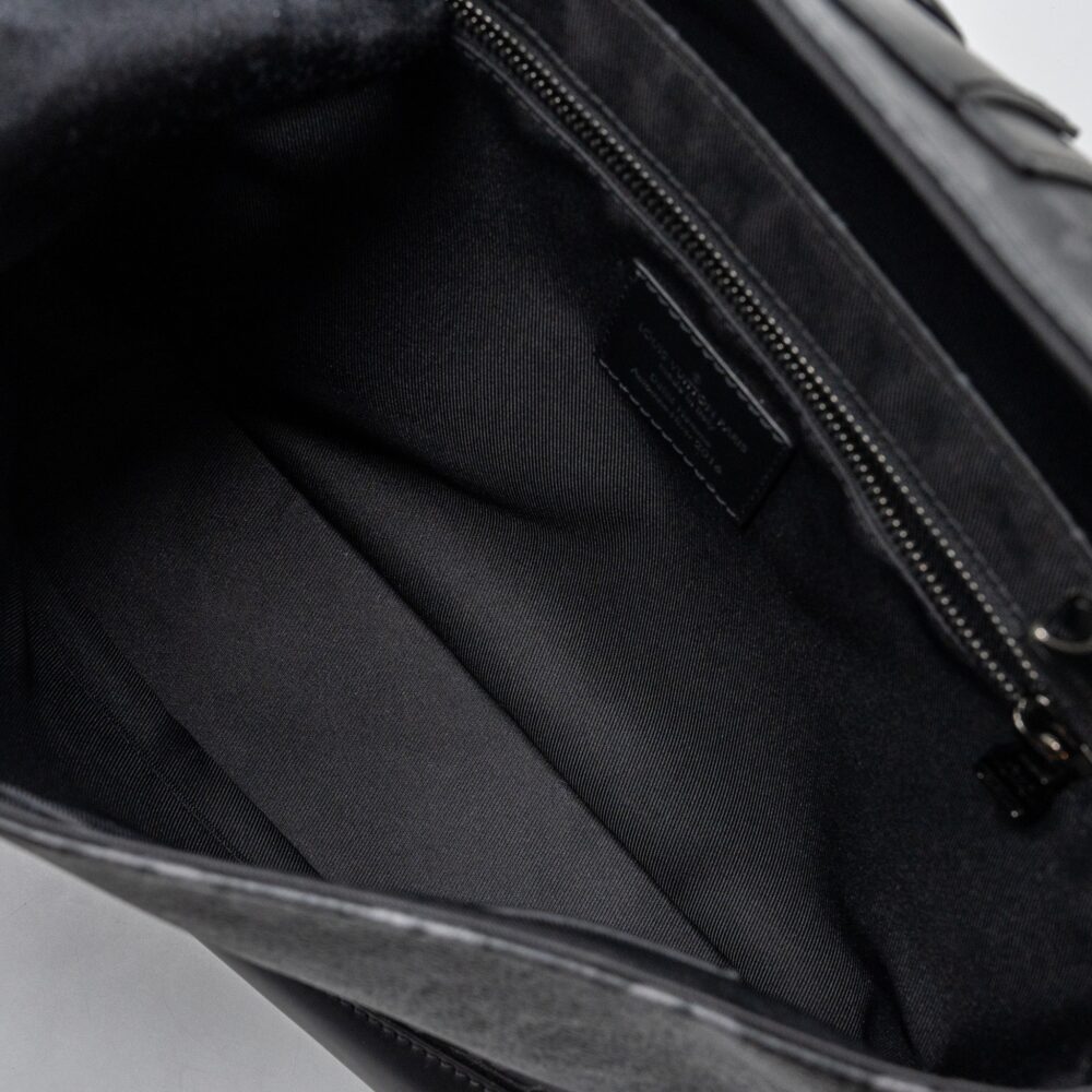 AAA Replica Louis Vuitton LV MESSENGER PM VOYOGER MONOGRAM ECLIPSE CANVAS BLACK SHW