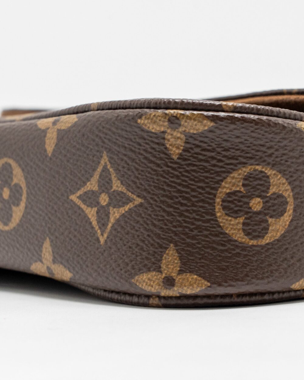 AAA Replica Louis Vuitton LV IVY WALLET ON CHAIN MONOGRAM CANVAS GHW