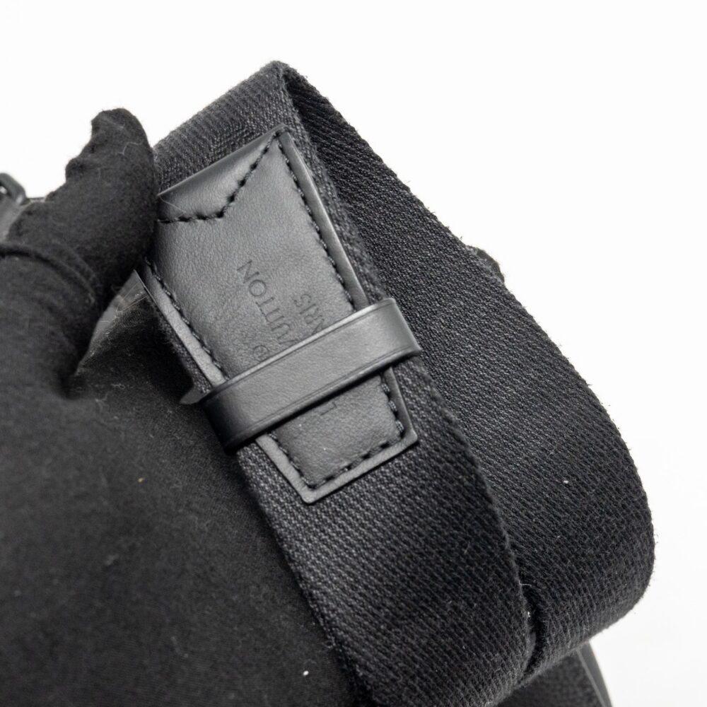 AAA Replica Louis Vuitton LV AEROGRAM TAKEOFF SLING BLACK GRAINED CALFSKIN BLACK HARDWARE