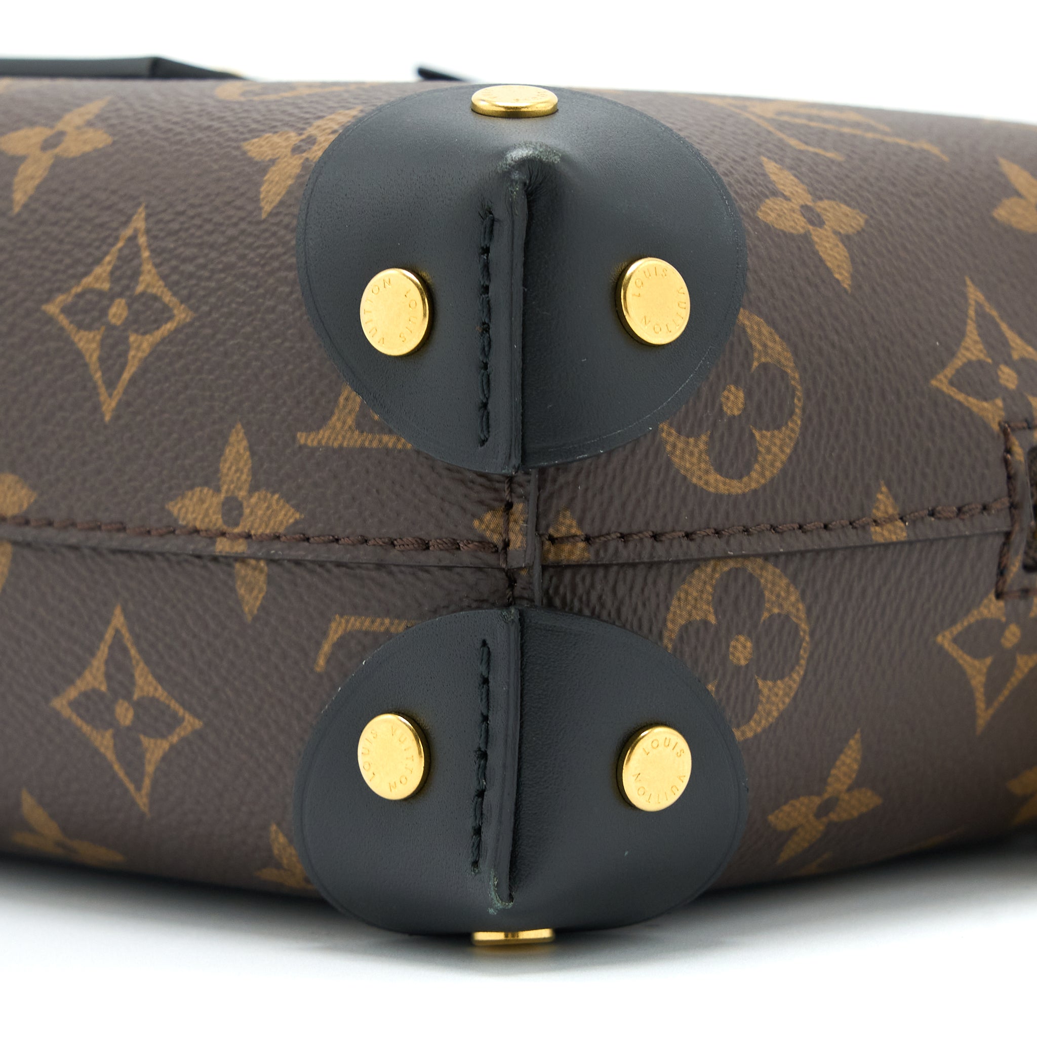 AAA Replica Louis Vuitton LV PETITE MALLE SOUPLE BAG MONOGRAM CANVAS/BLACK GHW