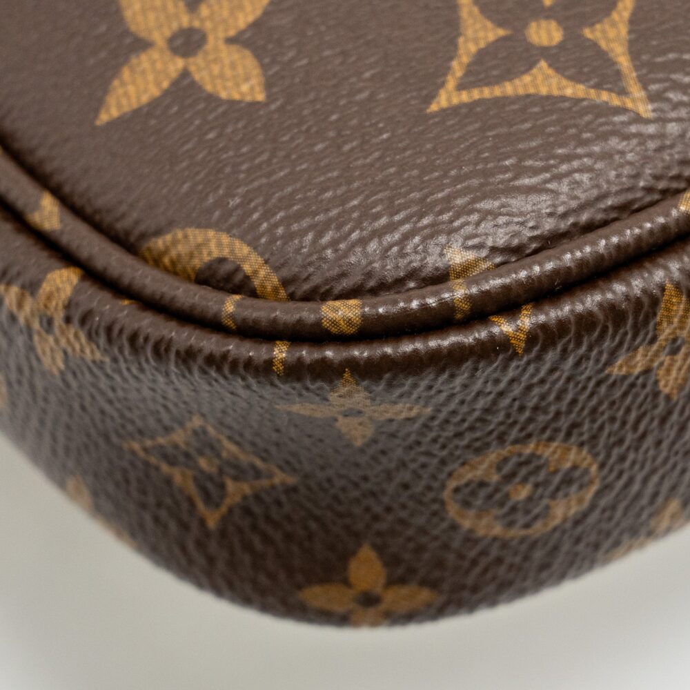 AAA Replica Louis Vuitton LV MULTI POCHETTE ACCESSORIES MONOGRAM CANVAS PINK STRAP GHW