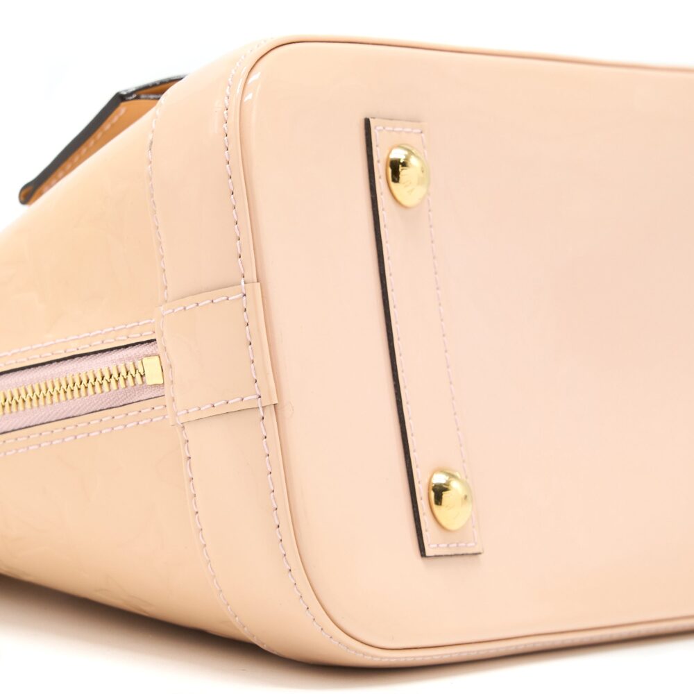 AAA Replica Louis Vuitton LV ALMA PM LIGHT BEIGE GHW