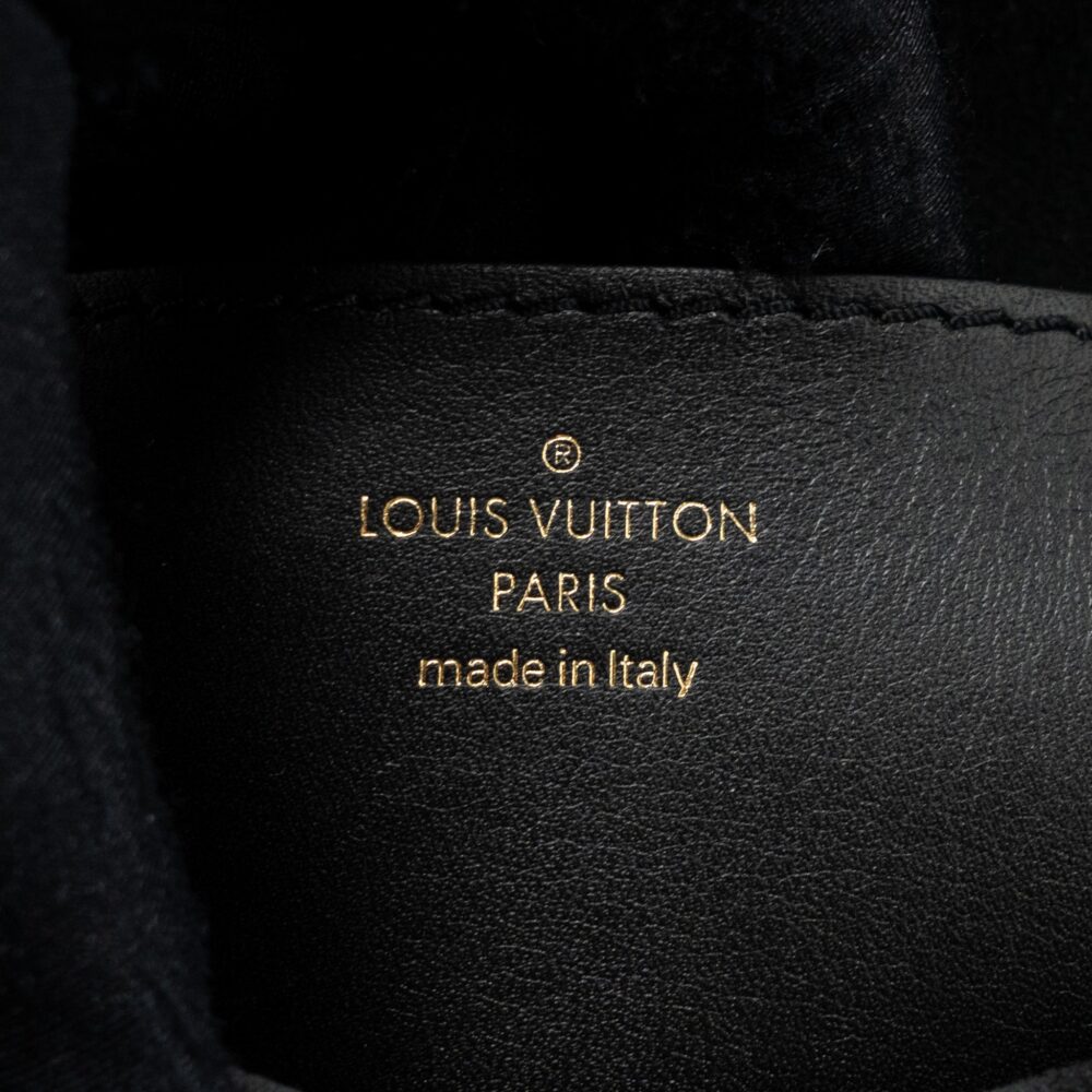 AAA Replica Louis Vuitton LV NEW WAVE MULTI POCHETTE CALFSKIN BLACK GHW