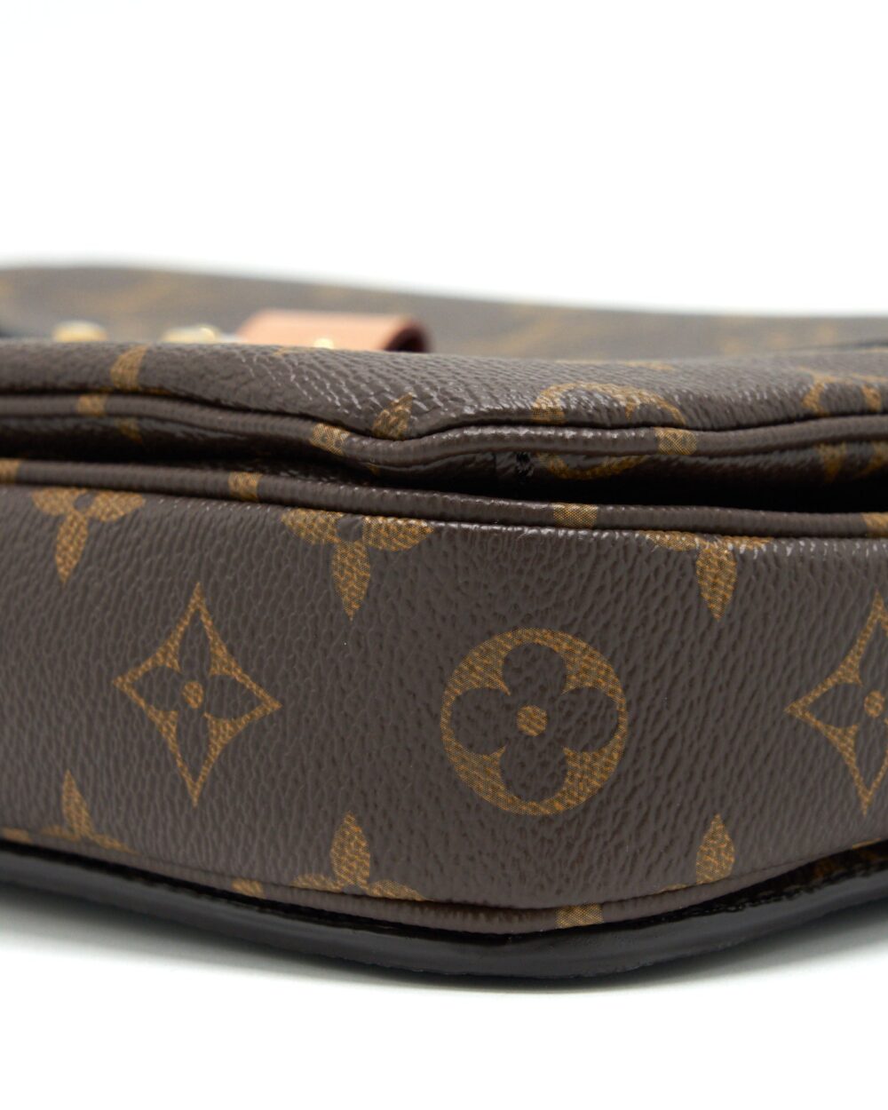 AAA Replica Louis Vuitton LV POCHETTE METIS MONOGRAM CANVAS GHW