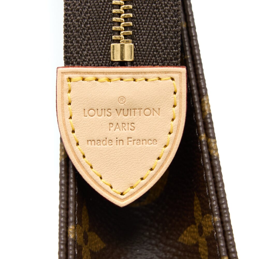 AAA Replica Louis Vuitton LV TOILETRY POCHETTE 26 MONOGRAM CANVAS GHW