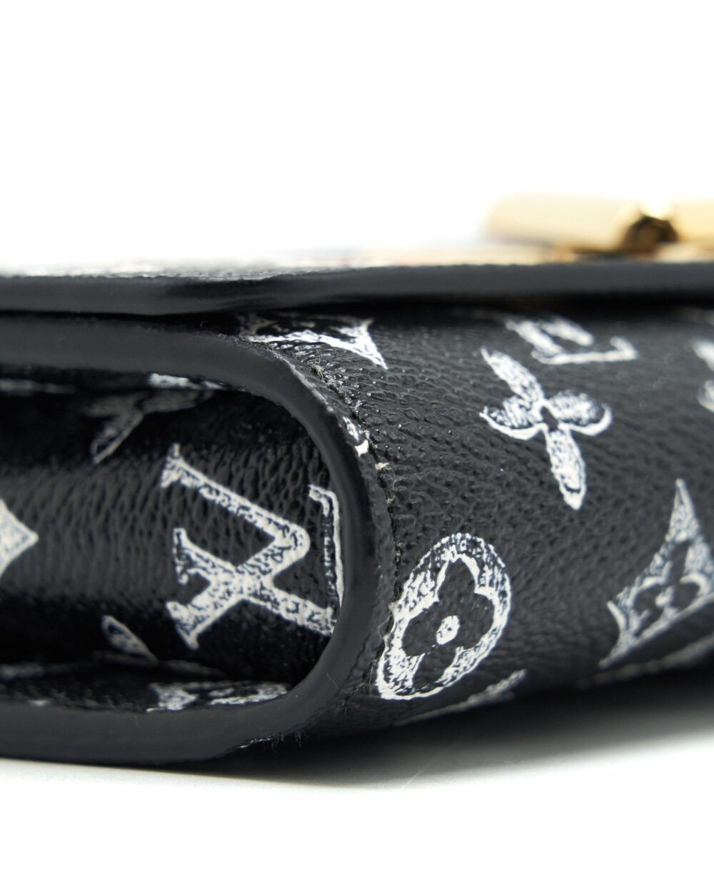 AAA Replica Louis Vuitton LV TWIST CHAIN WALLET MONOGRAM CATOGRAM CAT BLACK