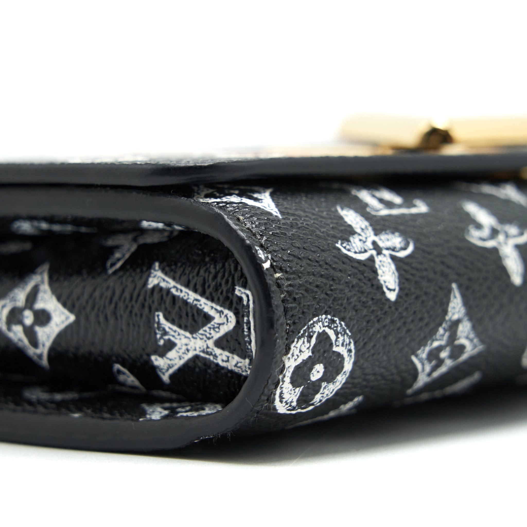 AAA Replica Louis Vuitton LV TWIST CHAIN WALLET MONOGRAM CATOGRAM CAT BLACK